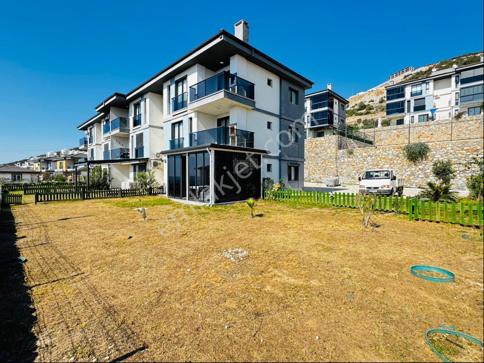 Akbükte Satılık 2+1 Geniş Bahçeli Daire - Görsel 7