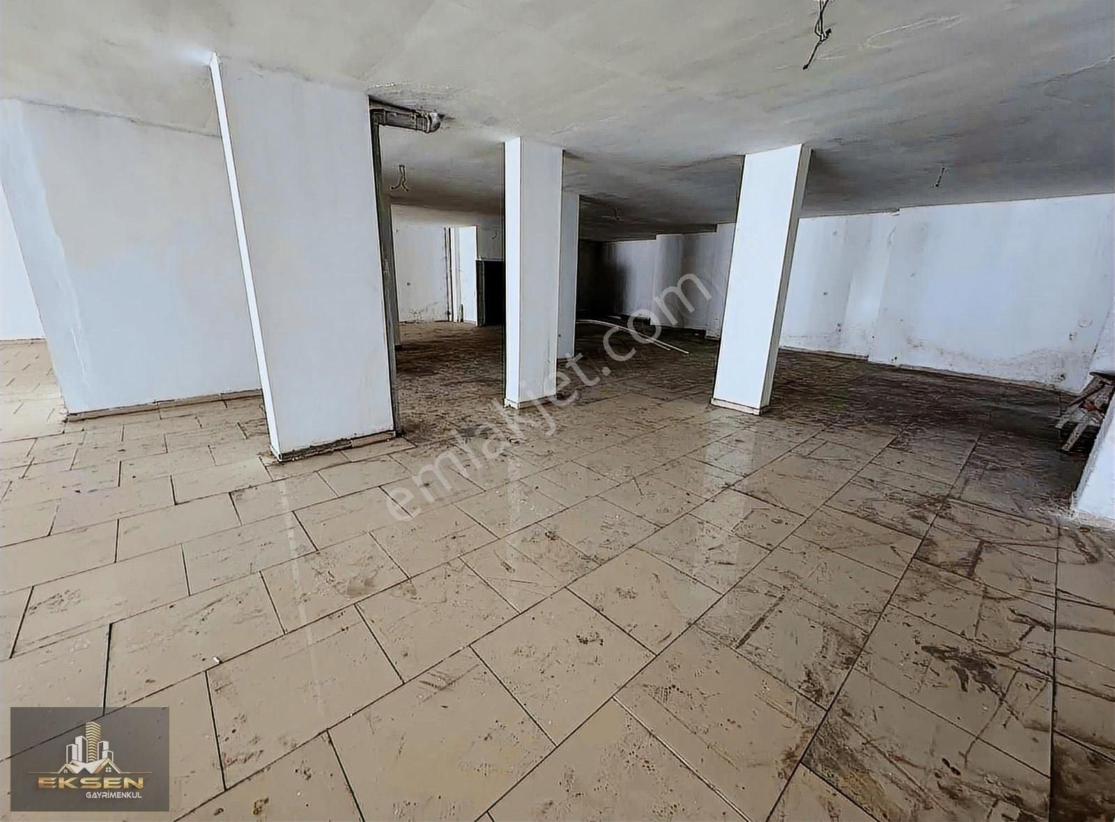 Keçiören'de Cadde Üzeri Geniş M² Li Kiralık Dükkan - Görsel 7