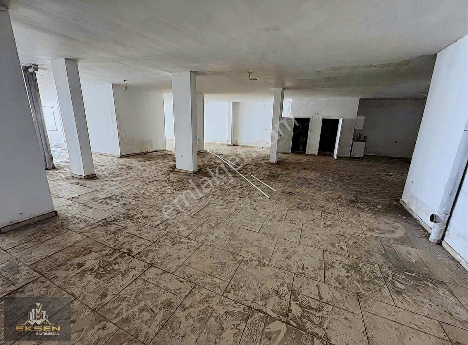 Keçiören'de Cadde Üzeri Geniş M² Li Kiralık Dükkan - Görsel 18