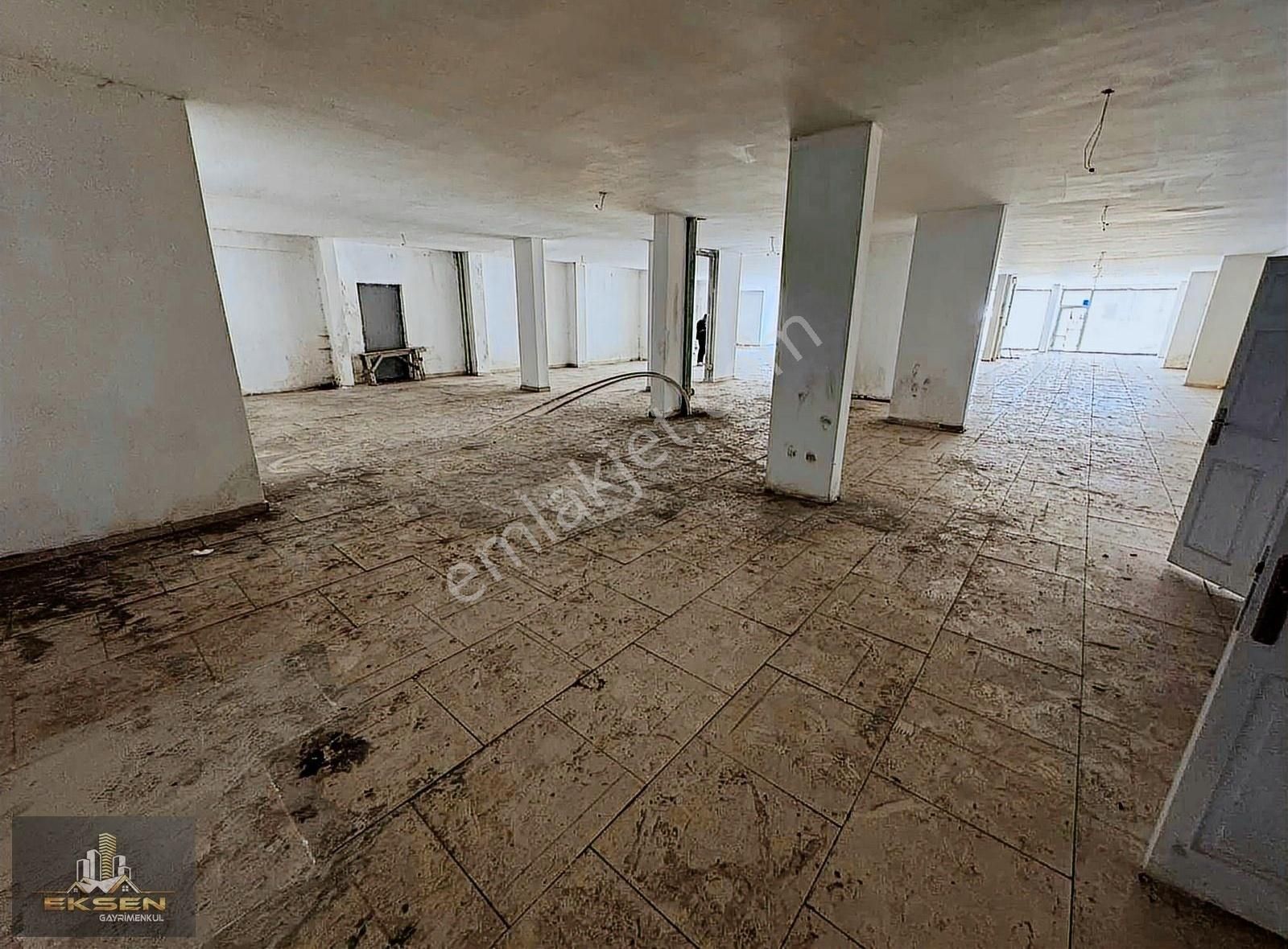 Keçiören'de Cadde Üzeri Geniş M² Li Kiralık Dükkan - Görsel 14