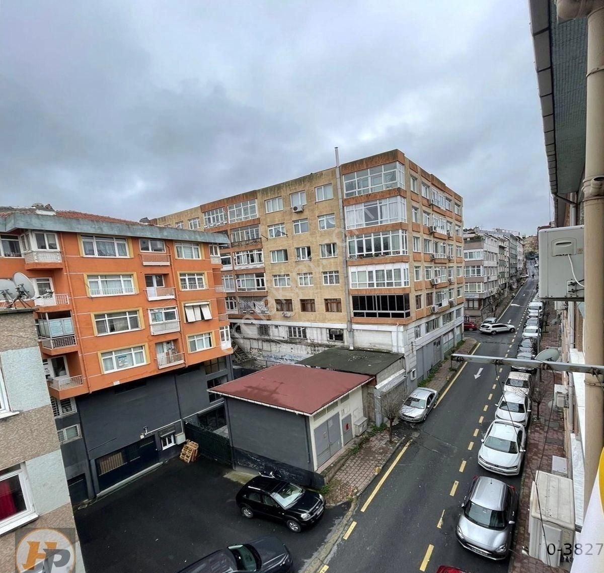 Fatih Vatan Caddesine Cepheli Harika Lokasyonda Satılık Daire - Görsel 5