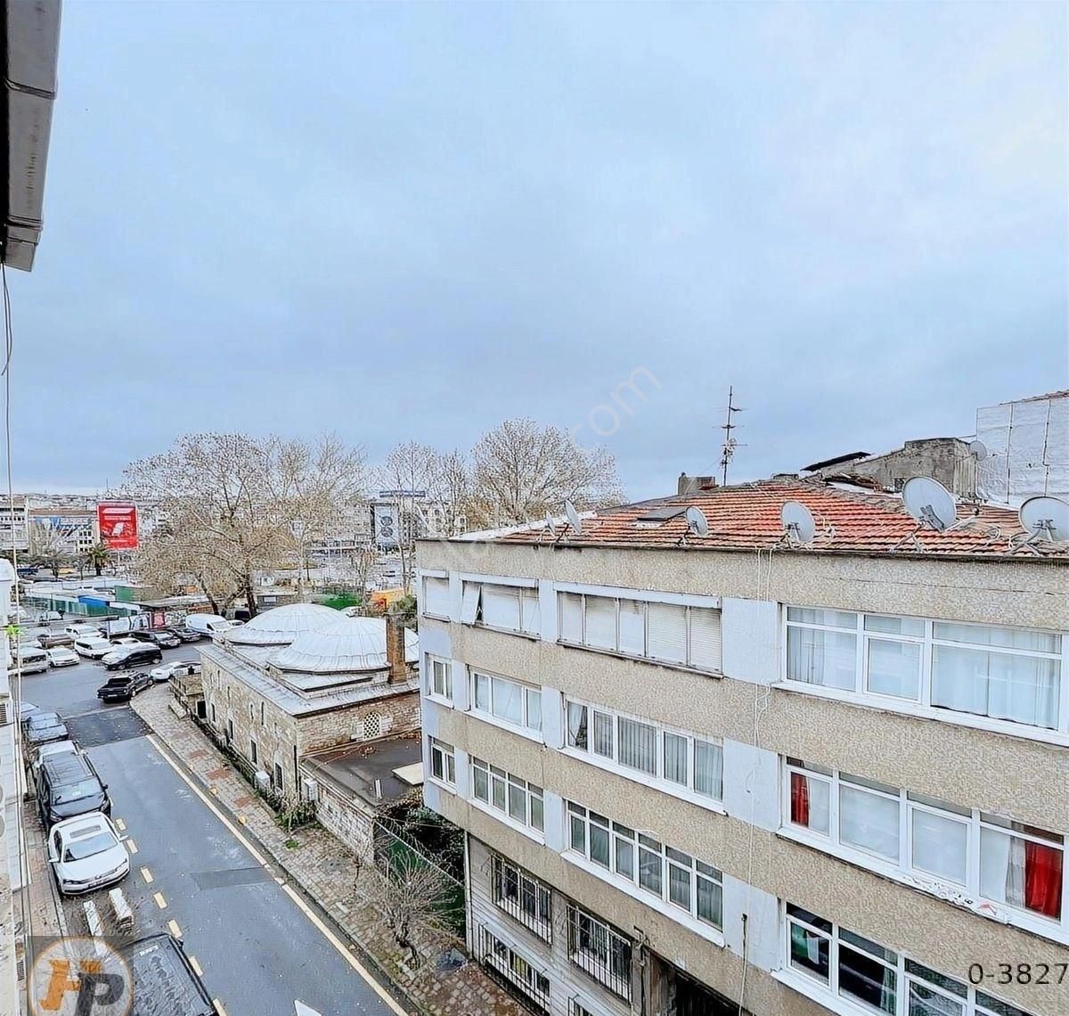 Fatih Vatan Caddesine Cepheli Harika Lokasyonda Satılık Daire - Görsel 24