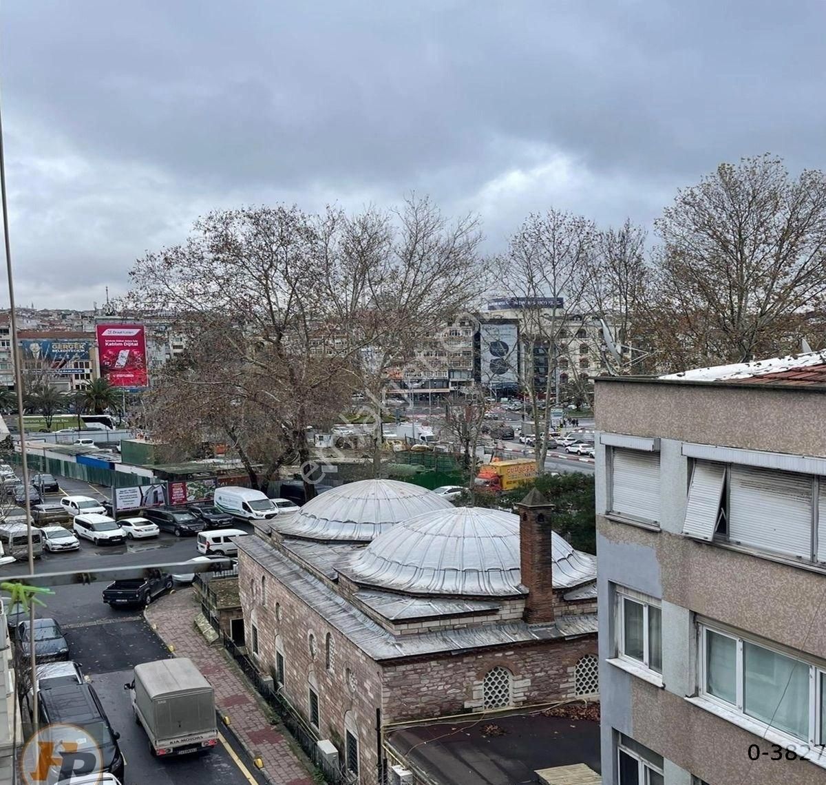 Fatih Vatan Caddesine Cepheli Harika Lokasyonda Satılık Daire