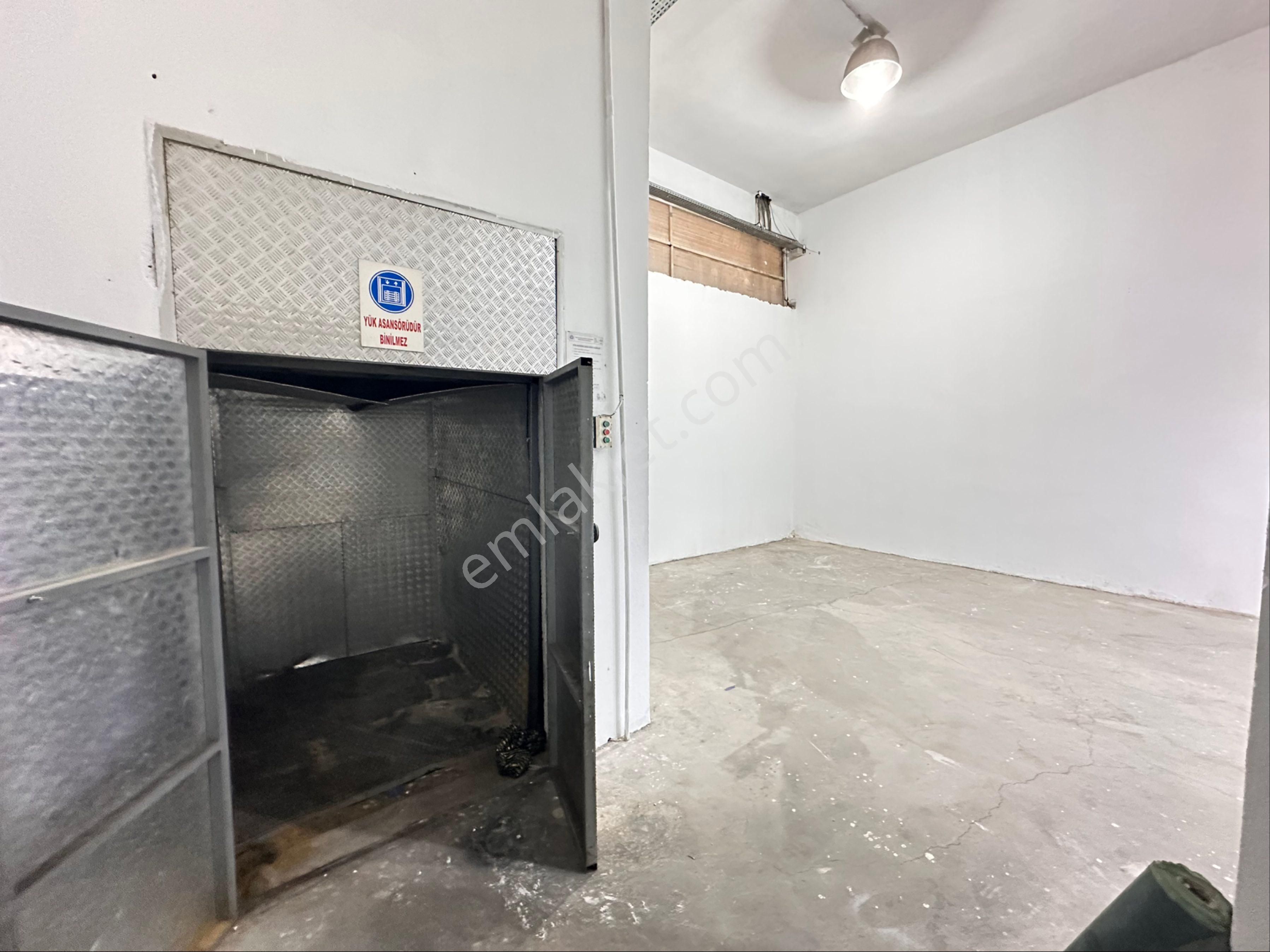 İzmir Bergama Fevzipaşa Mah 1.600 M2 Kapalı Alanı Olan Depo - Görsel 24