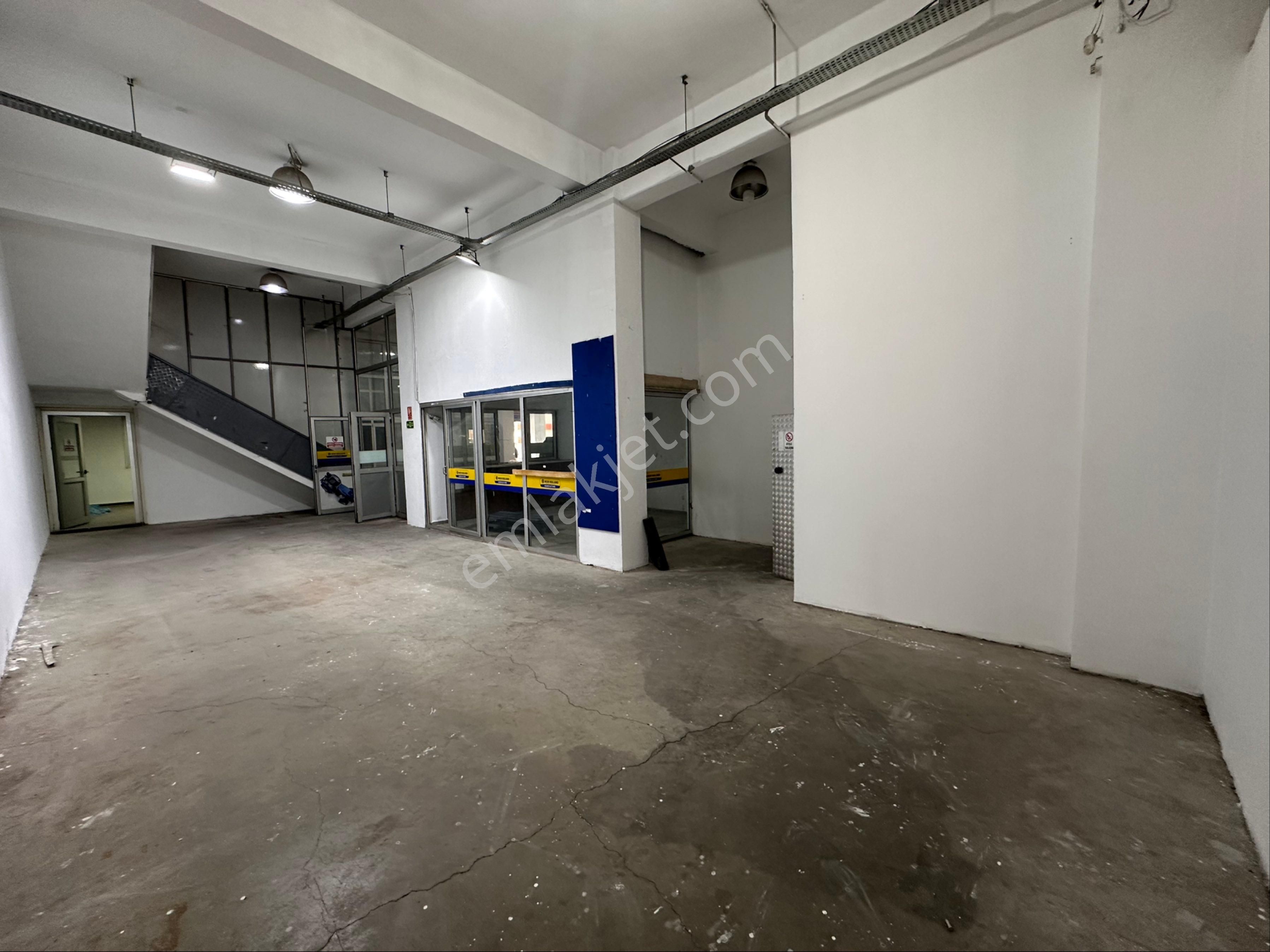 İzmir Bergama Fevzipaşa Mah 1.600 M2 Kapalı Alanı Olan Depo - Görsel 25