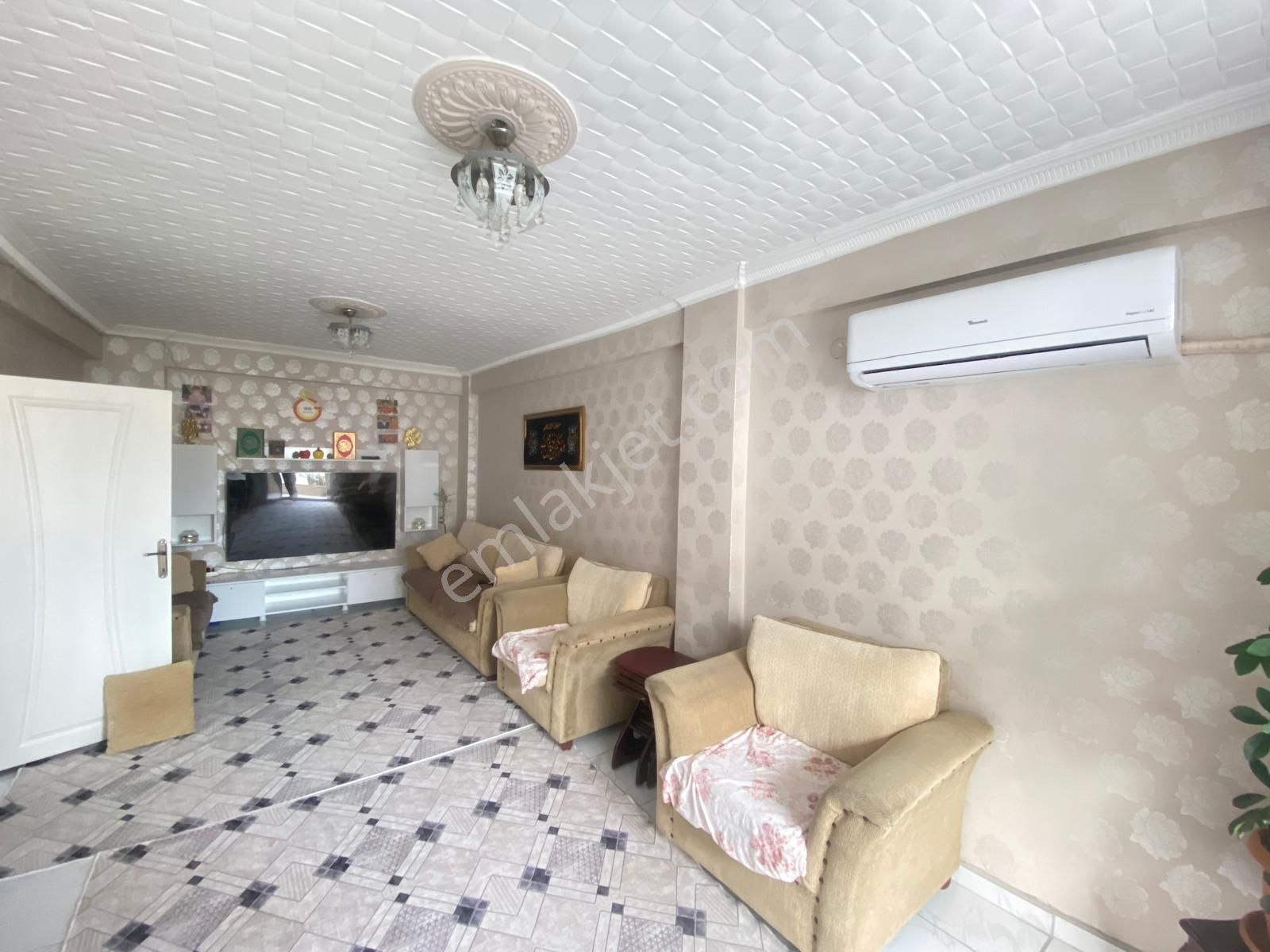 Prestij'den Bahçelievler'de Cadde Üzeri Tertemiz 3+1 Daire - Görsel 3