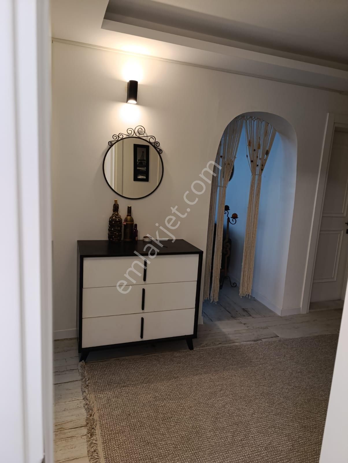 Ayvalık Aliçetinkaya'da Bahçeli Giriş Kat.2+1 Bakımlı Daire - Görsel 3