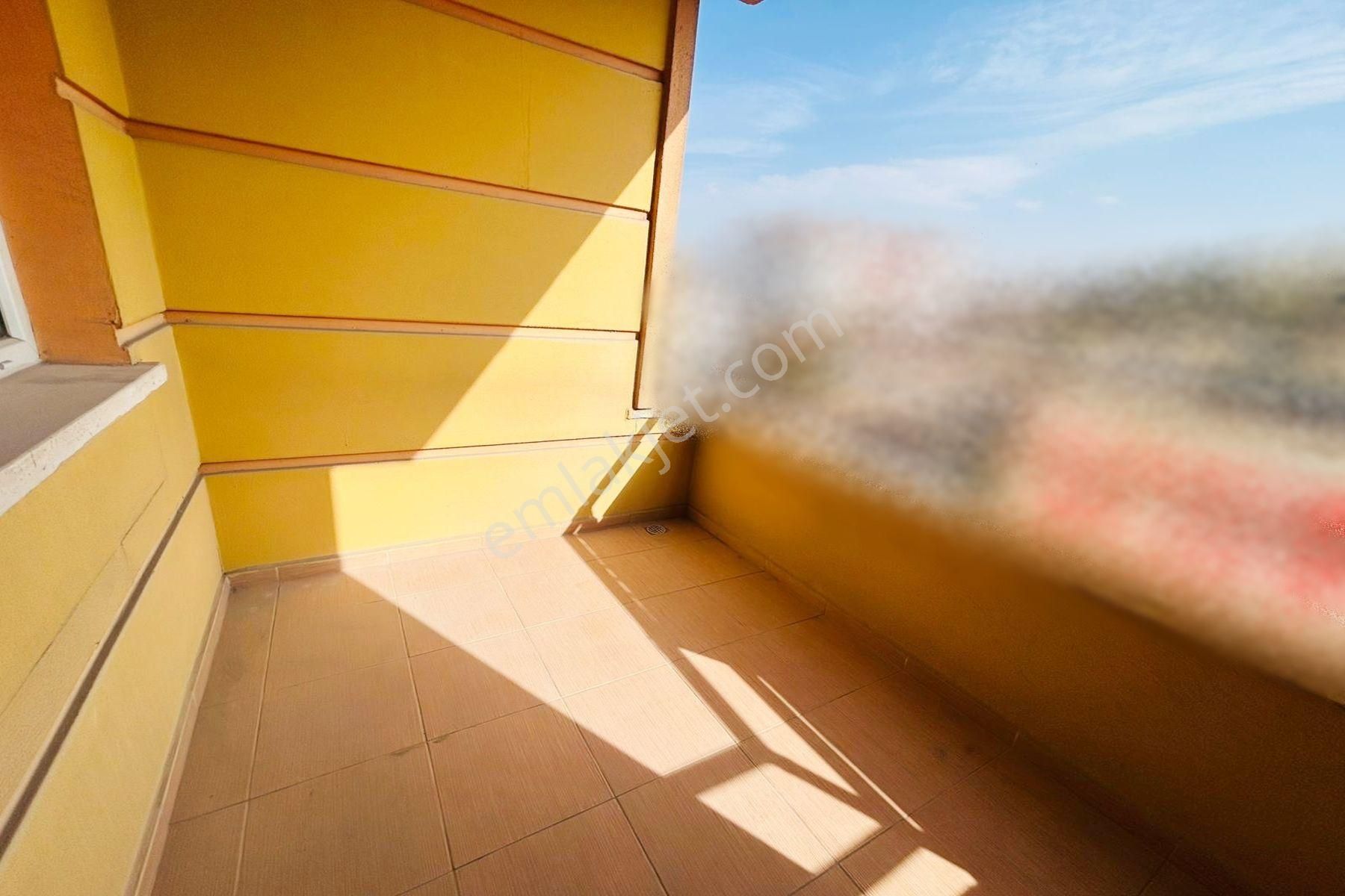 Hocalı Cd Üzerinde 2.kat Konumunda Manzaralı Fırsat Daire..! - Görsel 5