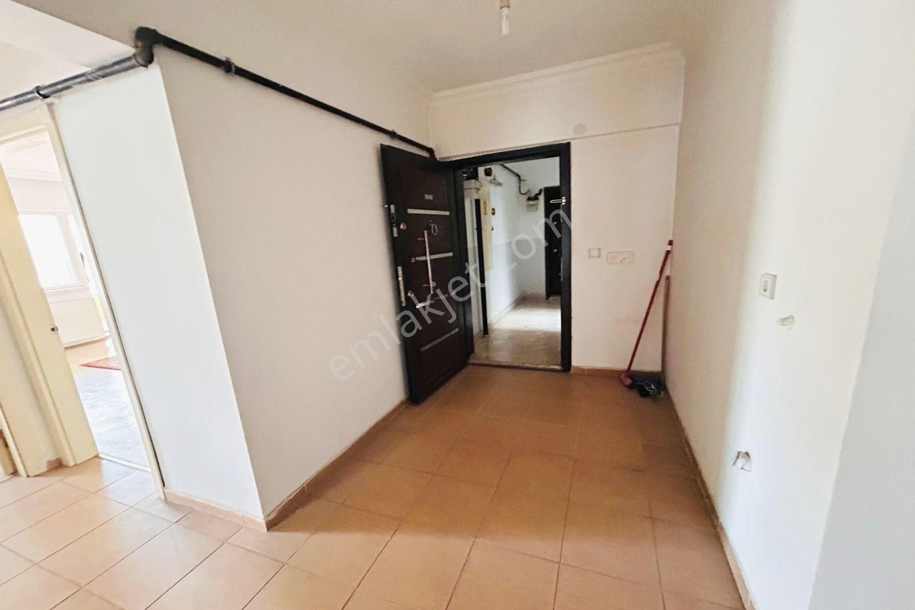 Hocalı Cd Üzerinde 2.kat Konumunda Manzaralı Fırsat Daire..! - Görsel 6