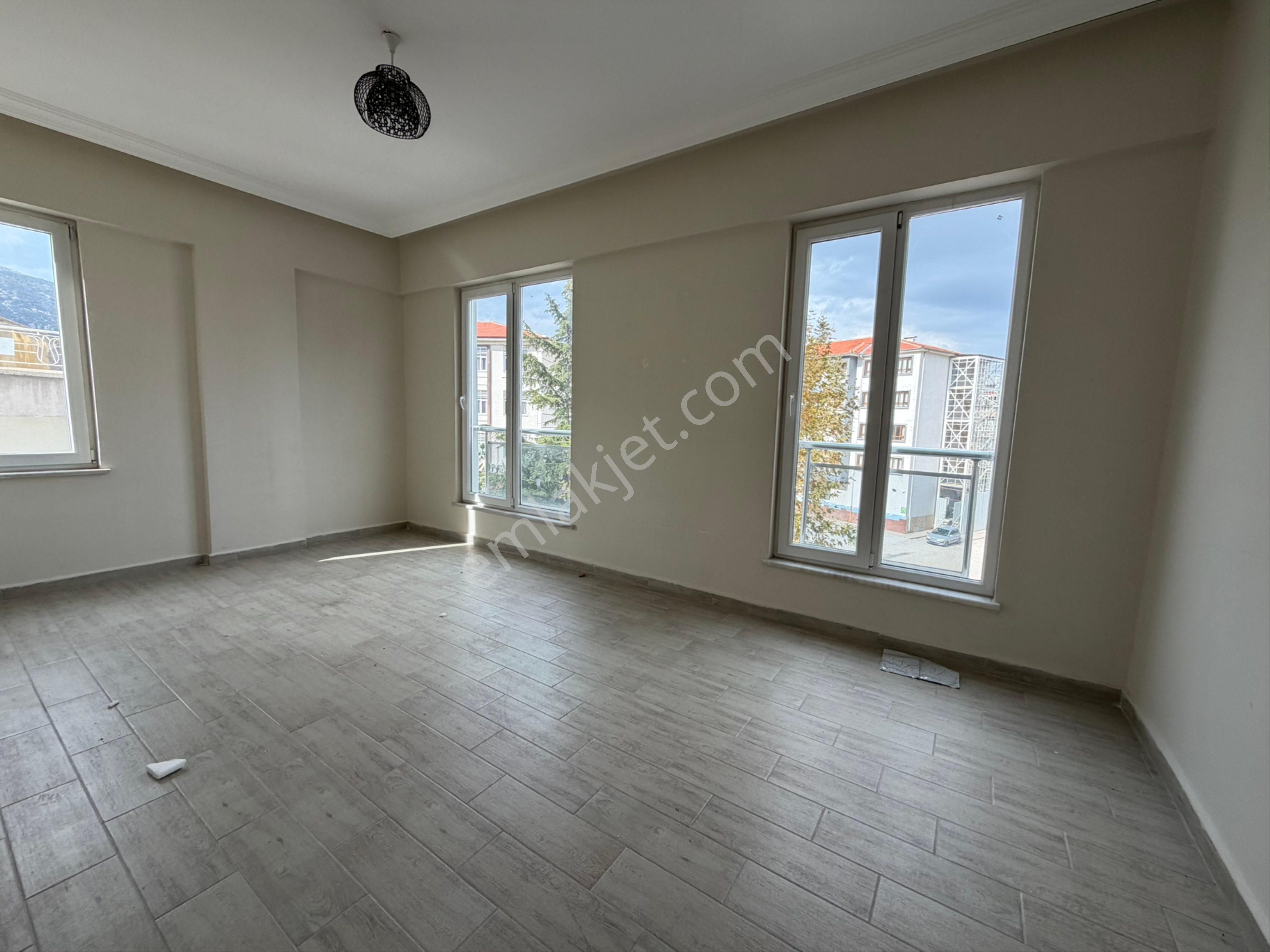 Tunçez Gm Çarşı Merkezde 2+1 5 Yıllık Satılık Daire - Görsel 4