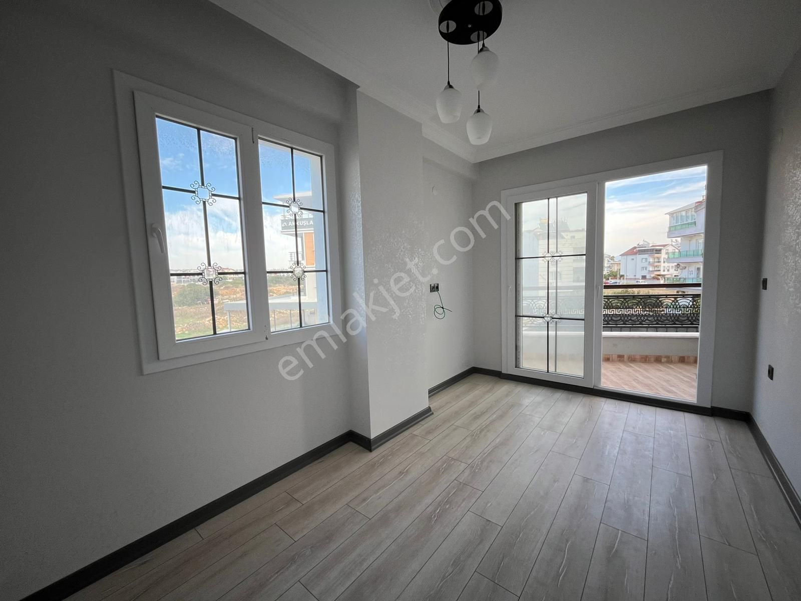 Didim Merkezde Asansörlü Sıfır 1.kat 1+1 Daire - Görsel 12