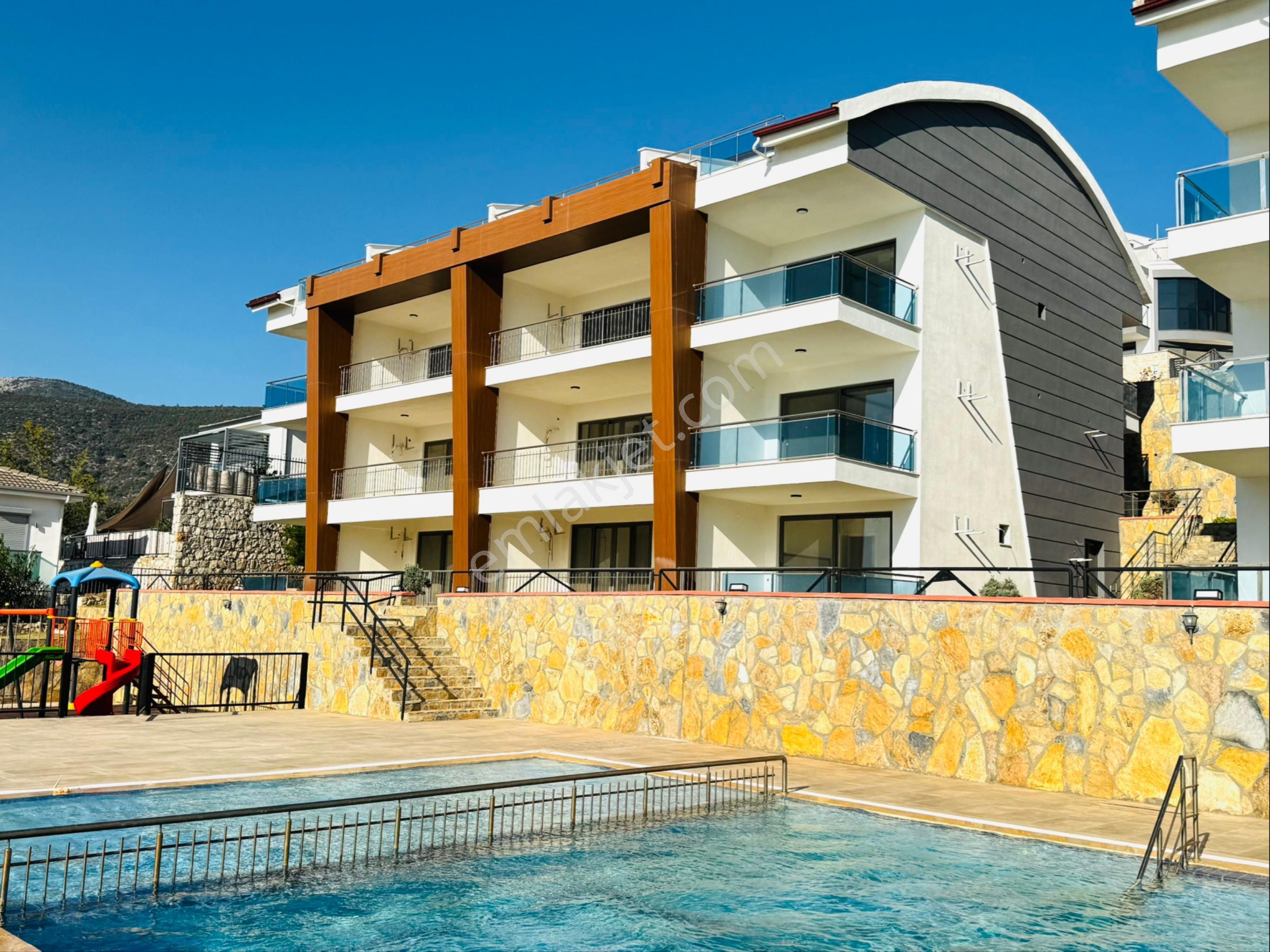 Akbük Merkezde Kesintisiz Deniz Manzaralı 3+1 Dubleks – Bahçe Ve Teras Katı Seçenekleriyle - Görsel 8