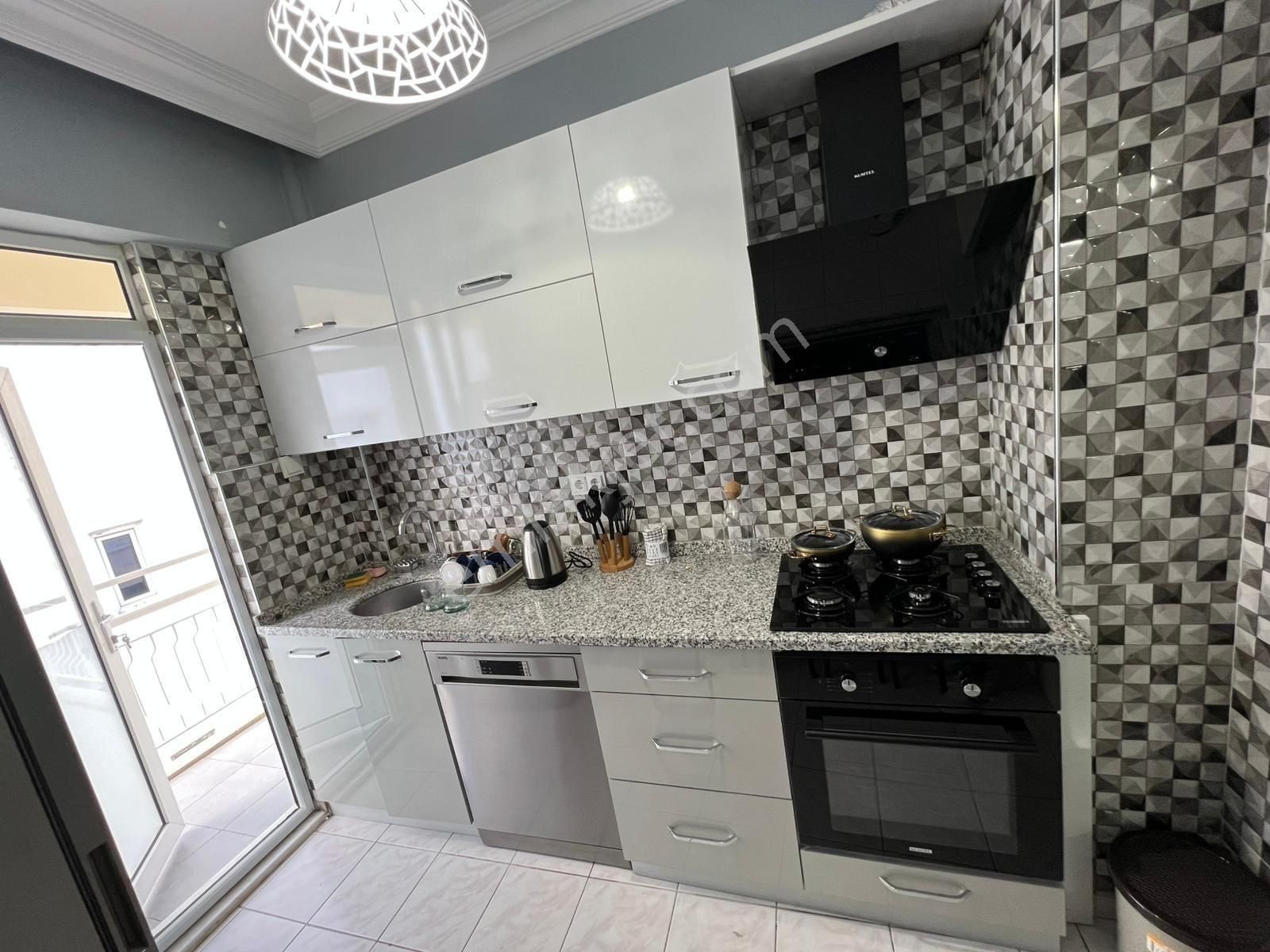 Işıklar 'da Deniz Manzaralı İçi Lüks Eşyalı 2+1 - Görsel 10