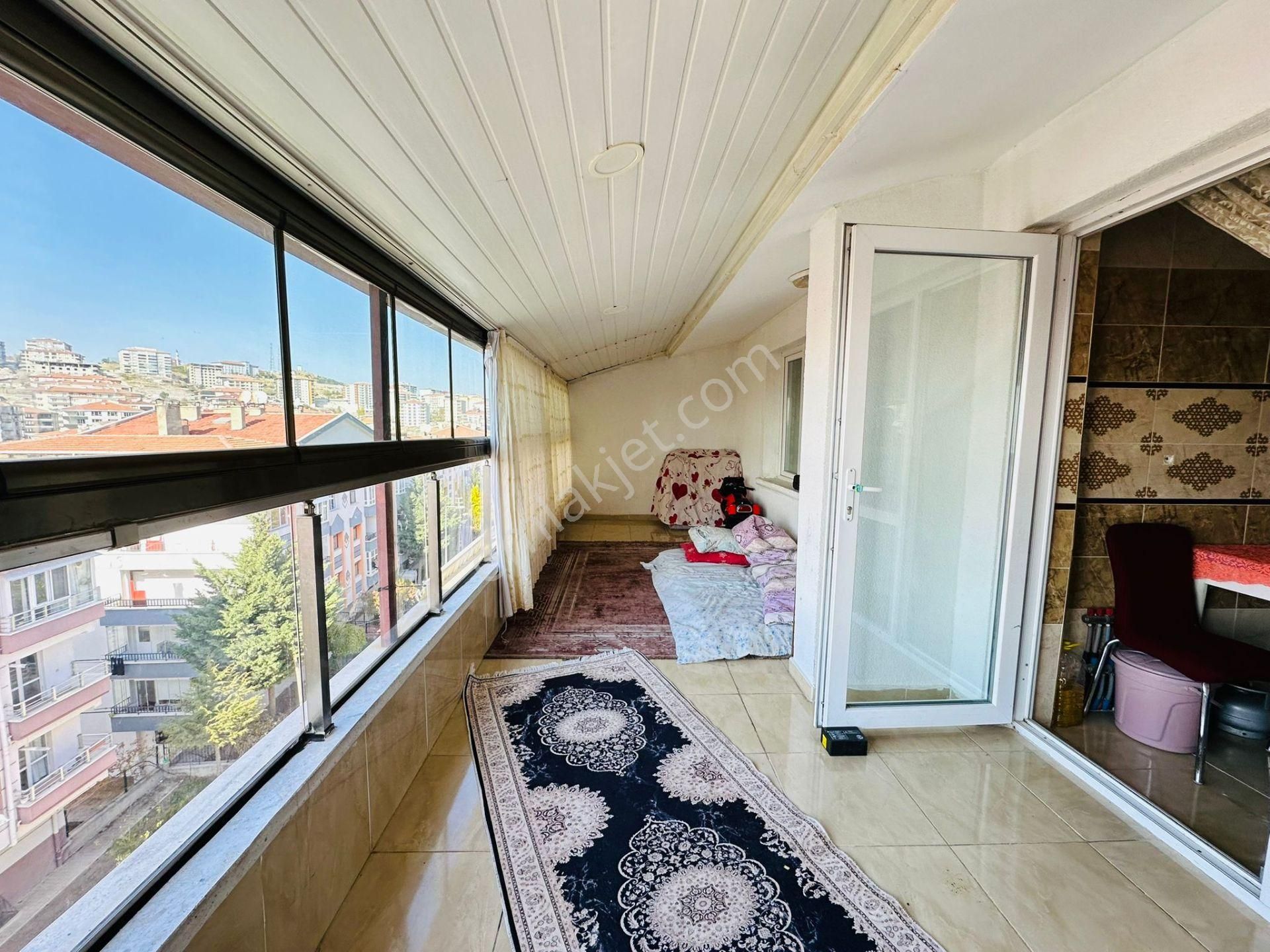 Beşikkaya'da Çift Girişli Asansörlü Full Yapılı 7+1 Satılık Dubleks !! - Görsel 26