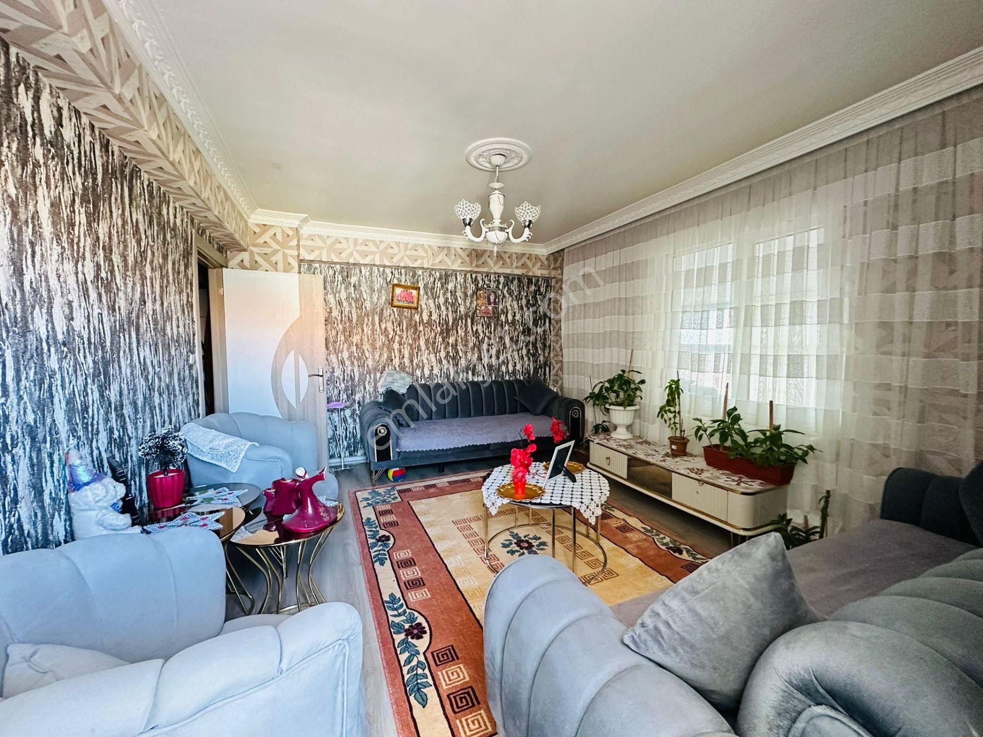 Beşikkaya'da Çift Girişli Asansörlü Full Yapılı 7+1 Satılık Dubleks !! - Görsel 12