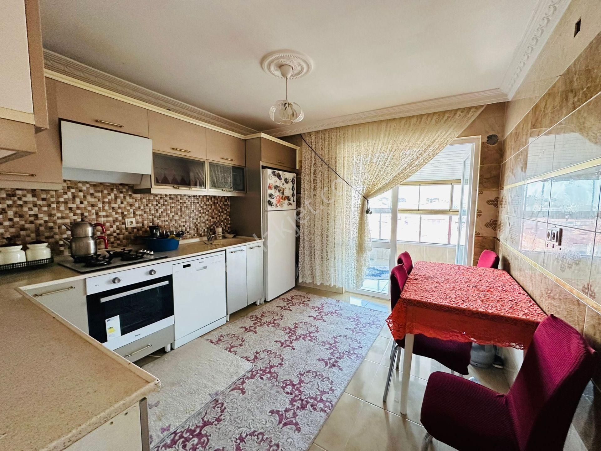 Beşikkaya'da Çift Girişli Asansörlü Full Yapılı 7+1 Satılık Dubleks !! - Görsel 7