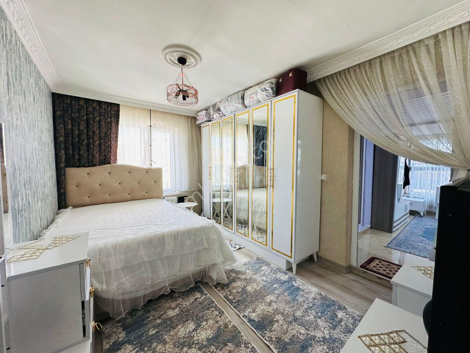 Beşikkaya'da Çift Girişli Asansörlü Full Yapılı 7+1 Satılık Dubleks !! - Görsel 16