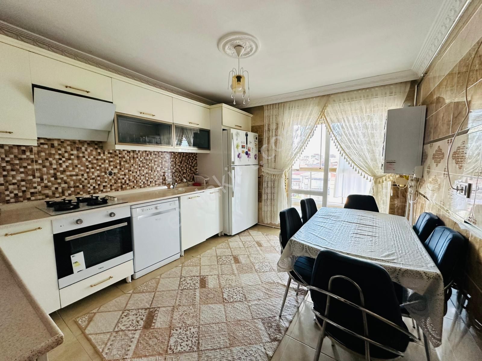 Beşikkaya'da Çift Girişli Asansörlü Full Yapılı 7+1 Satılık Dubleks !! - Görsel 5