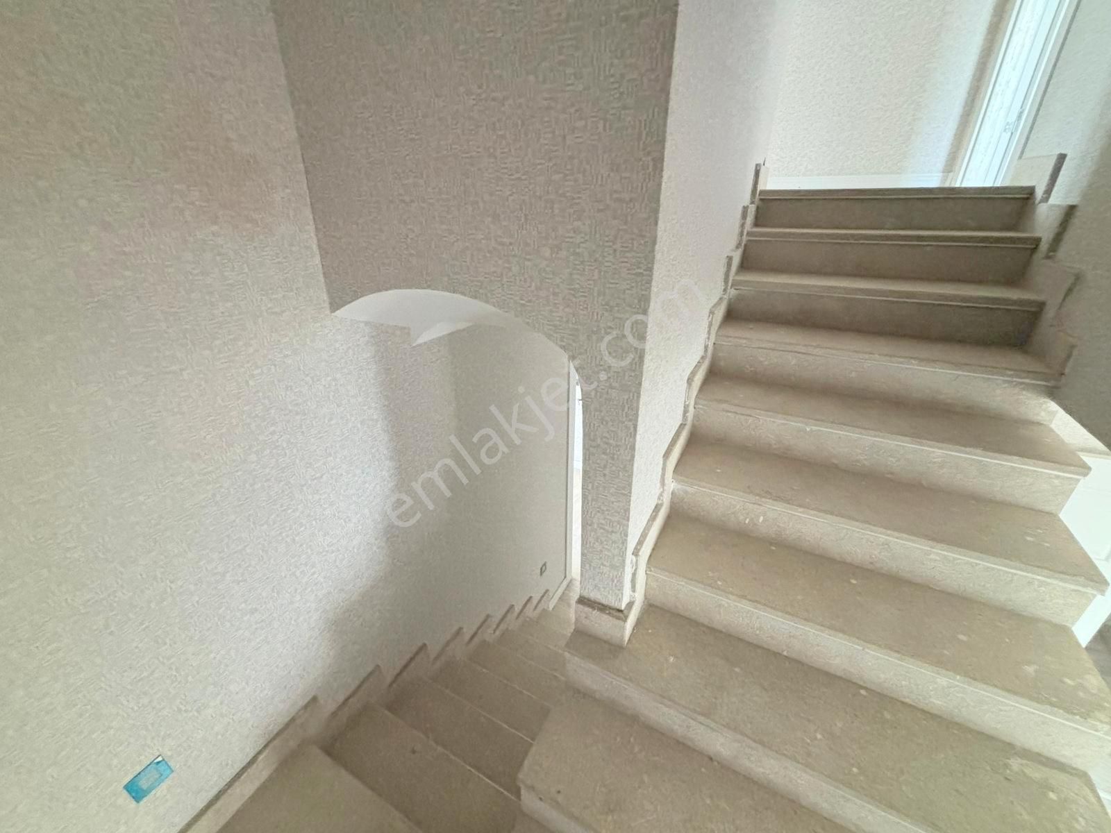 🟣🏡kadıköy'de Ayrı Mutfaklı Şık Tasarımlı Teraslı Sıfır 2+1 Dublex - Görsel 3