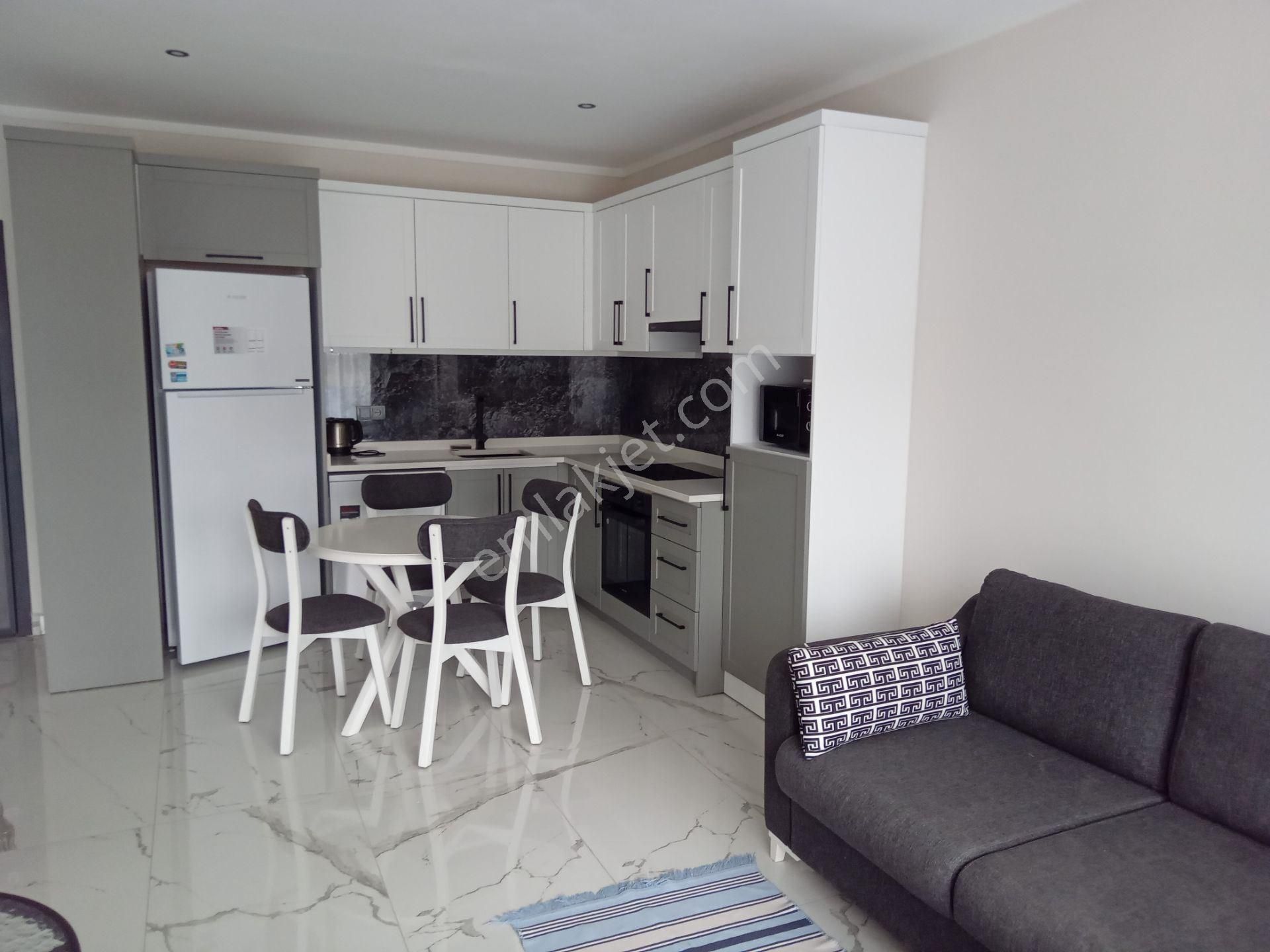 Kiralık, Modern Vega Style Sitesinde, Eşyalı Denize Sadece 50 Mt. Mesafede Yeni 1+1 Daire