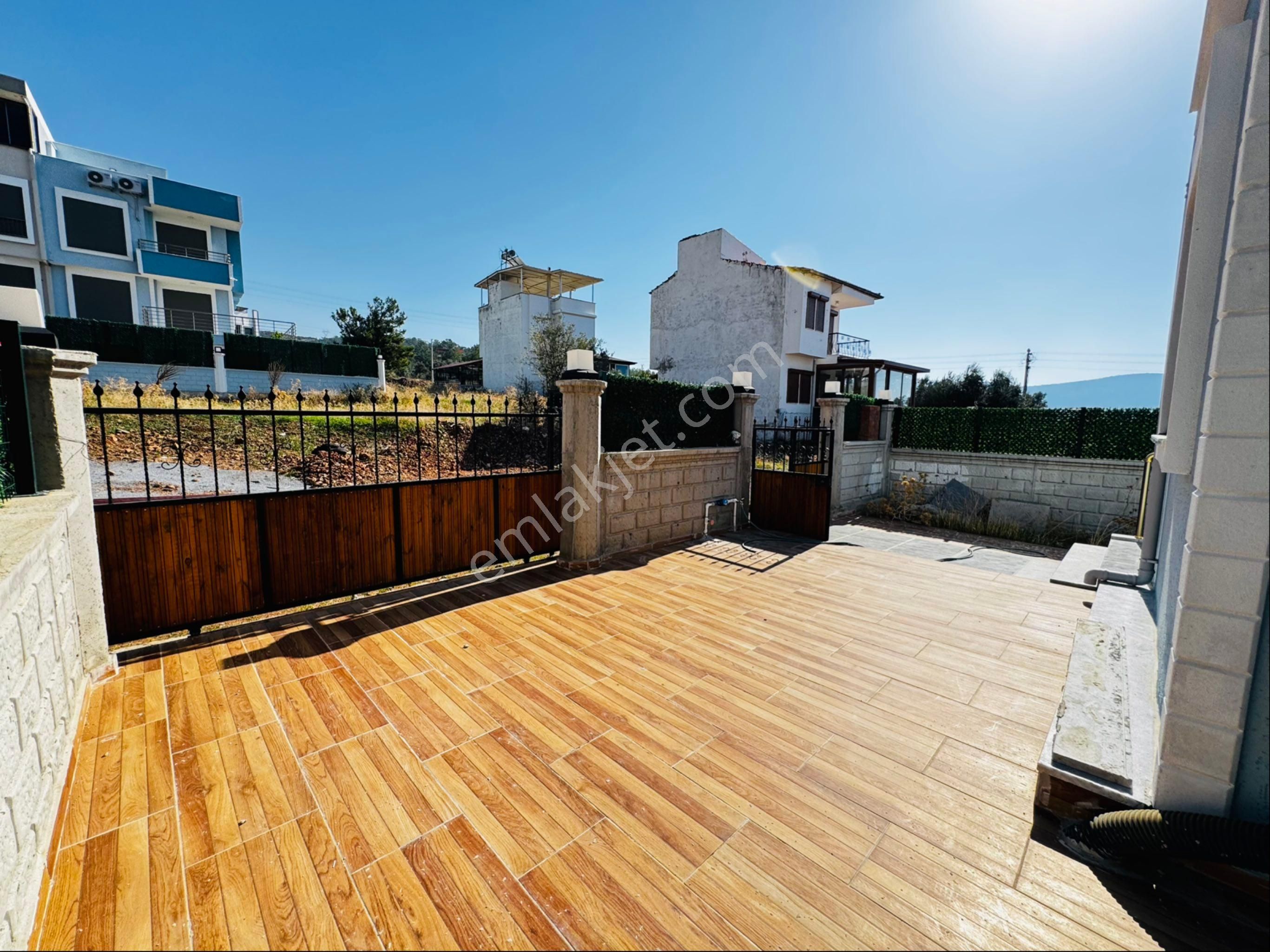 Akbük’te Denize Yakın Sıfır 3+1 Deniz Manzaralı Villa – Geniş Bahçeli & Verandalı - Görsel 3