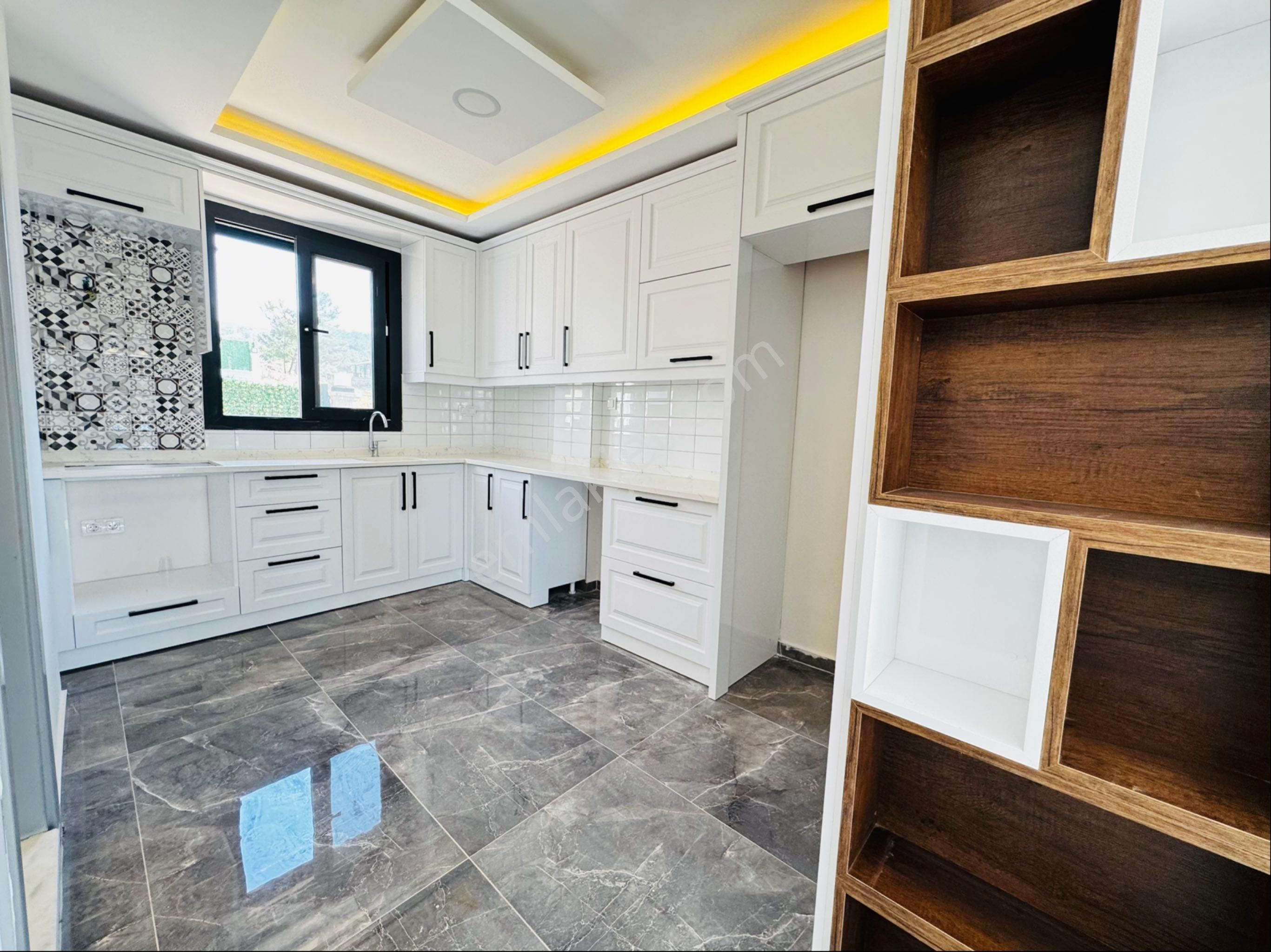 Akbük’te Denize Yakın Sıfır 3+1 Deniz Manzaralı Villa – Geniş Bahçeli & Verandalı - Görsel 23