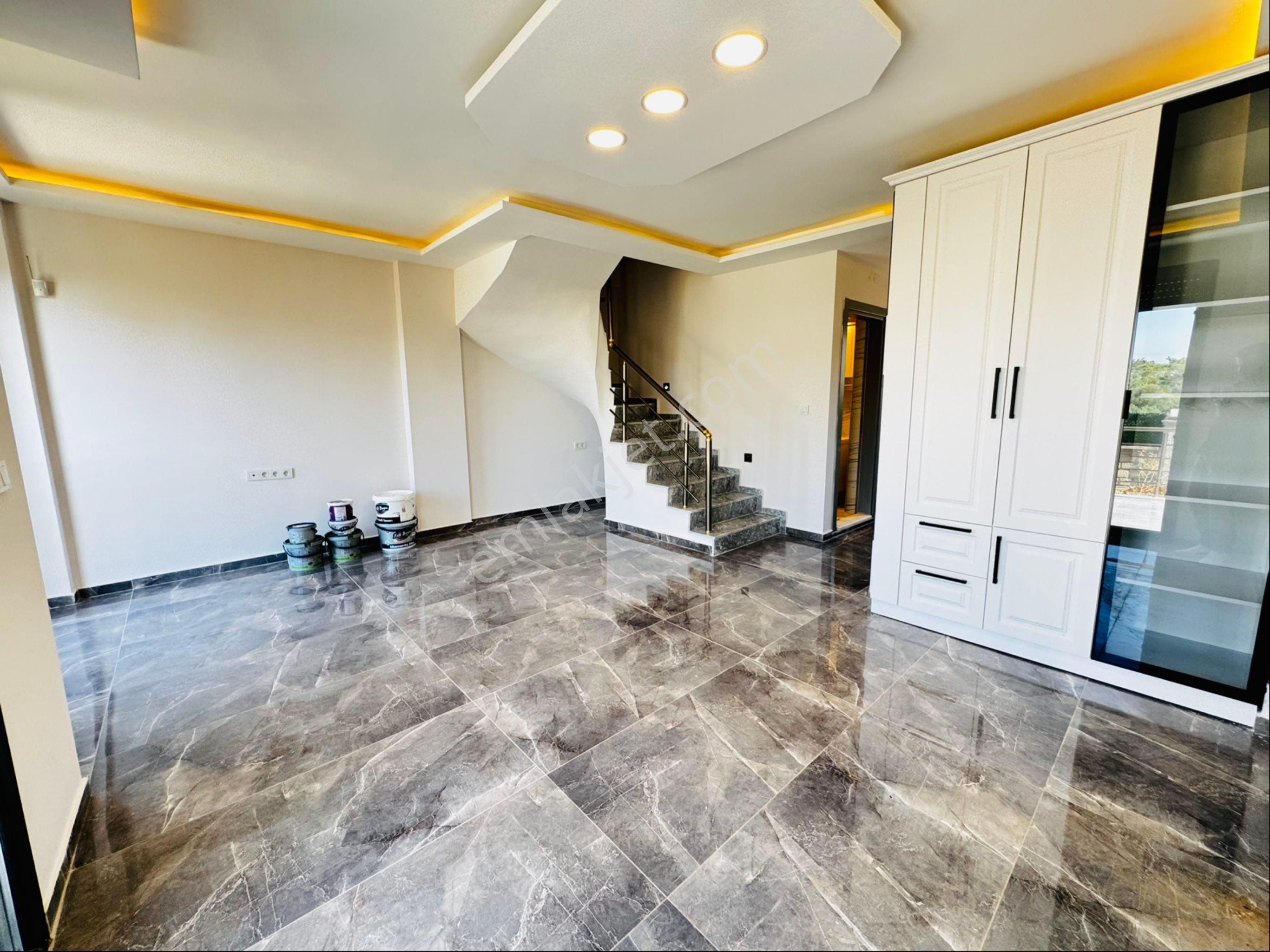 Akbük’te Denize Yakın Sıfır 3+1 Deniz Manzaralı Villa – Geniş Bahçeli & Verandalı - Görsel 18