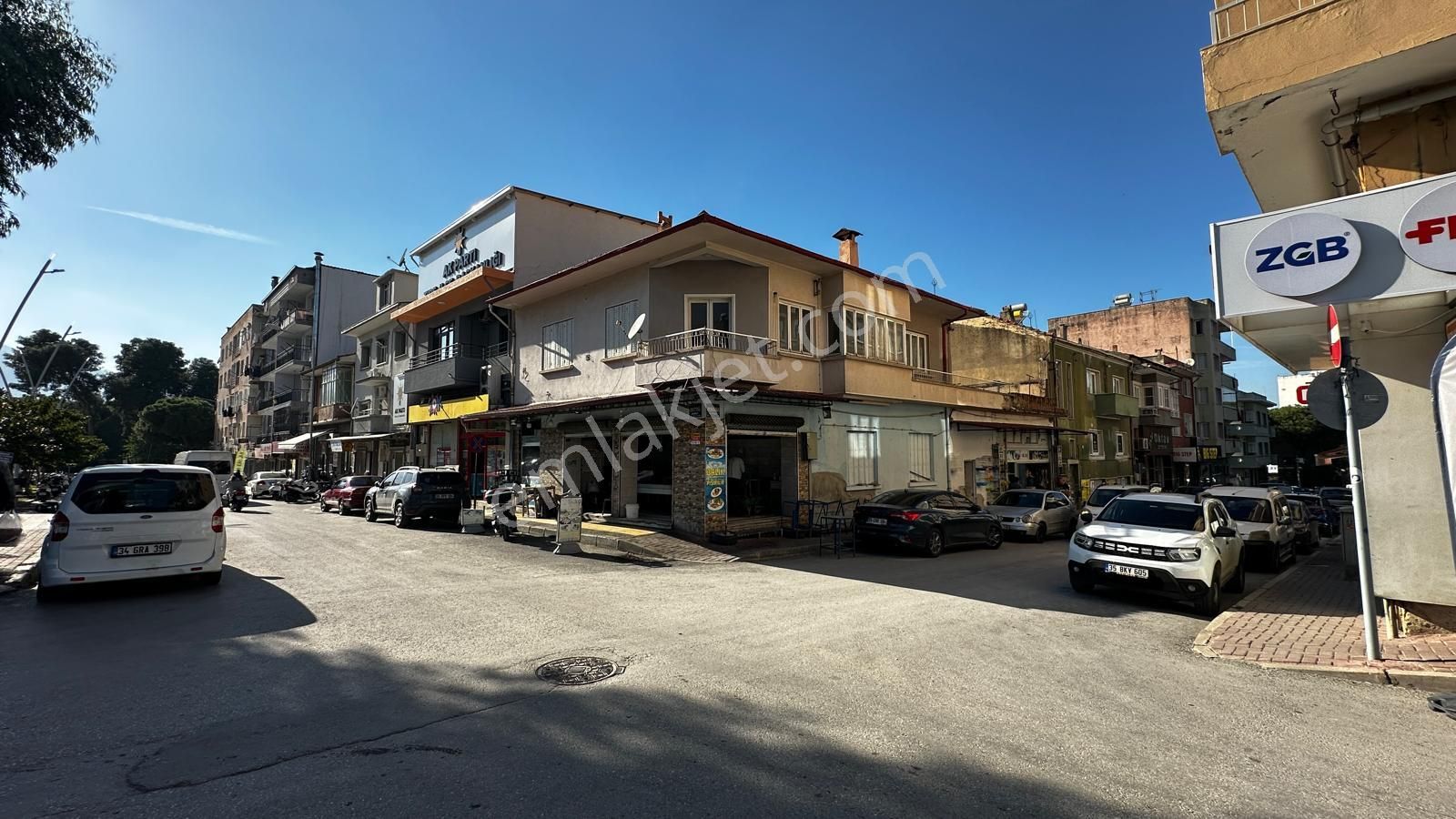 Tire Belediyesi Karşısında 5 Bağımsız Bölümlü Satılık Bina