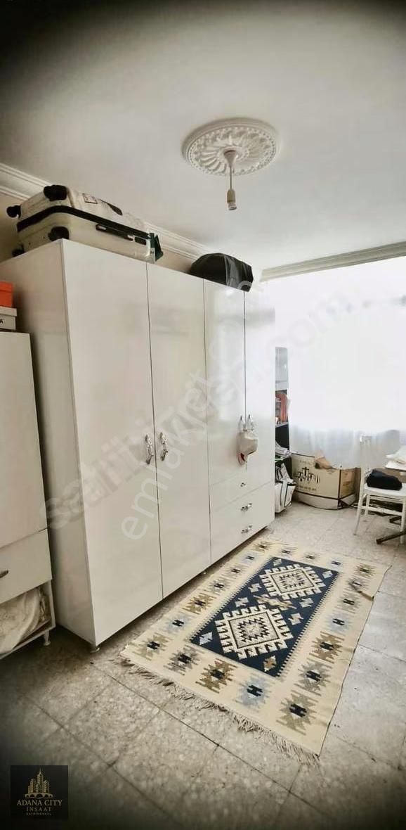 Çarşının Kalbinde İlk Gelen Alır Bu Paraya 2 Cisi Yok - Görsel 2