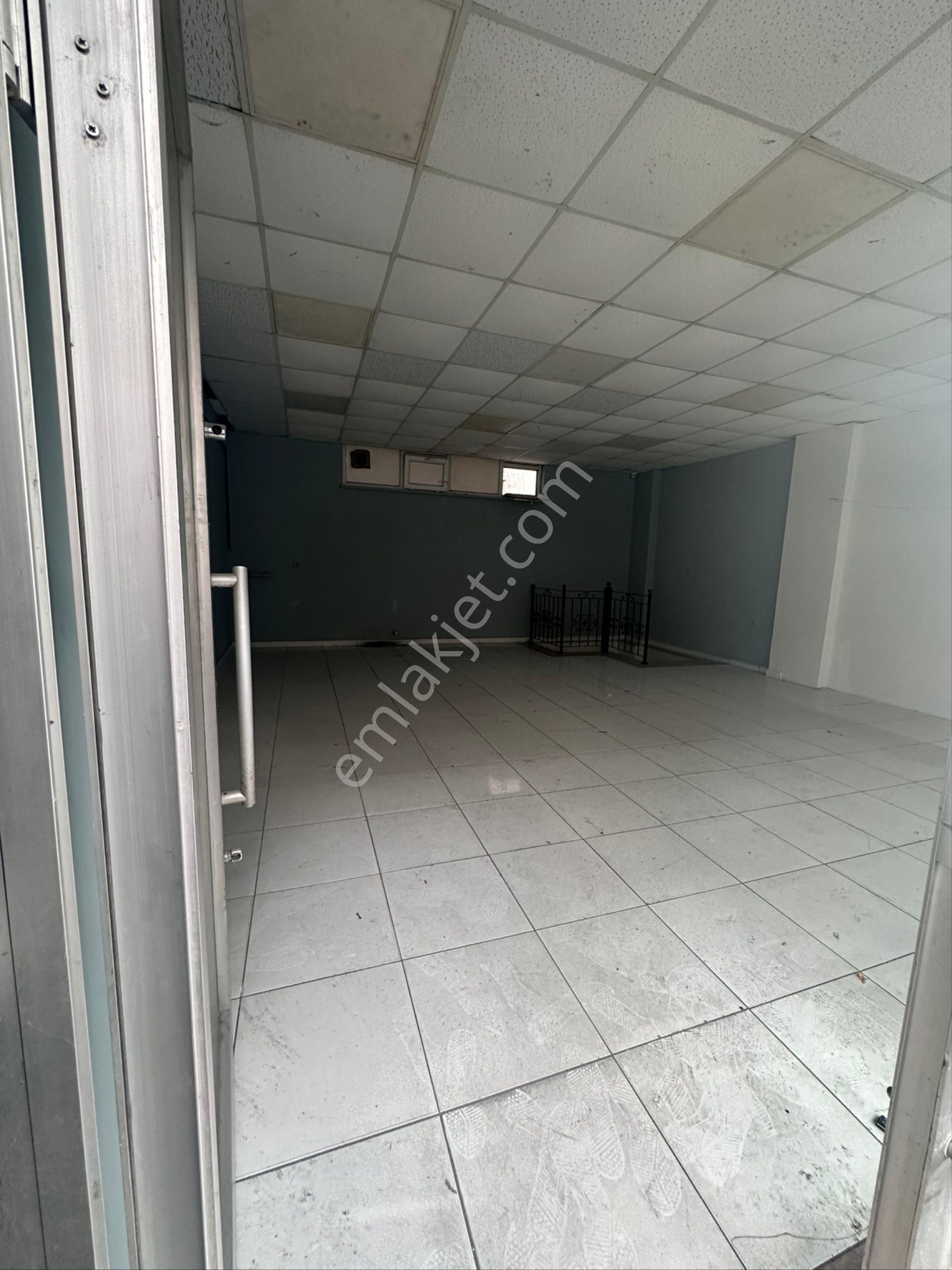 Acil Satılık Süper Konumda Uygun Fiyata 2 Katlı Dükkan - Görsel 3