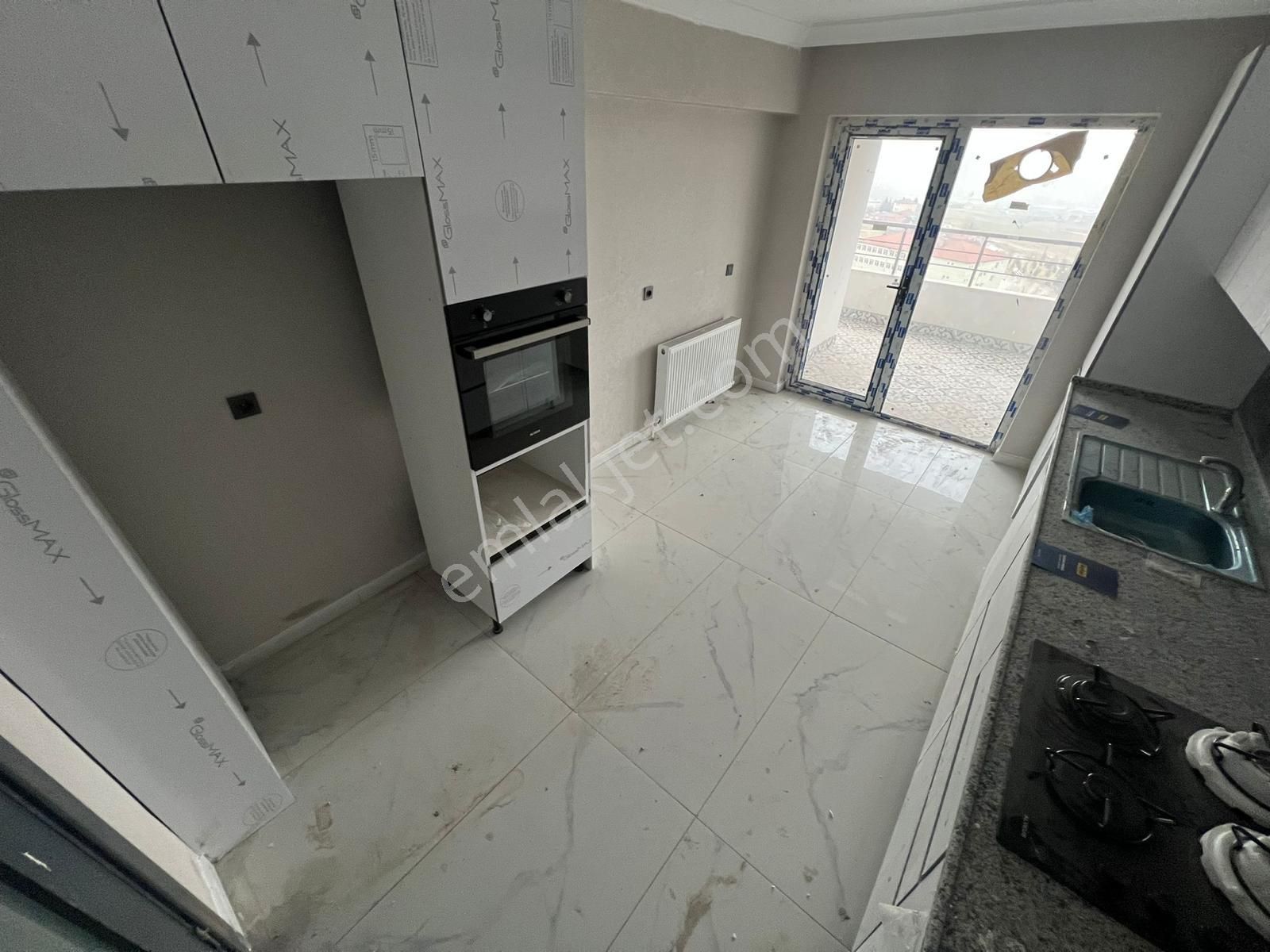 Yakacık Çağ Life Sitesinde Ank. Manzaralı Satılık Daireler!! - Görsel 2