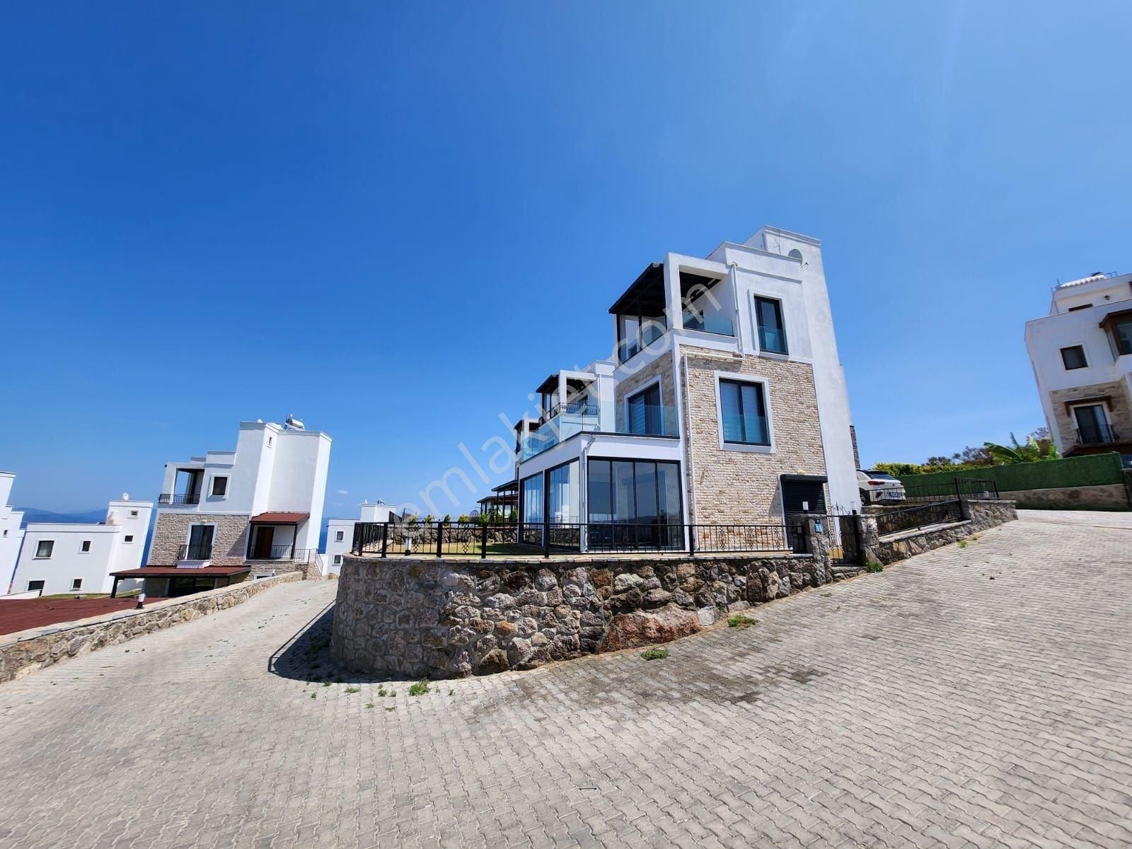 Bodrum Gündoğan Kızılburun Satılık Manzaralı Site İçi Tripleks Villa - Görsel 7