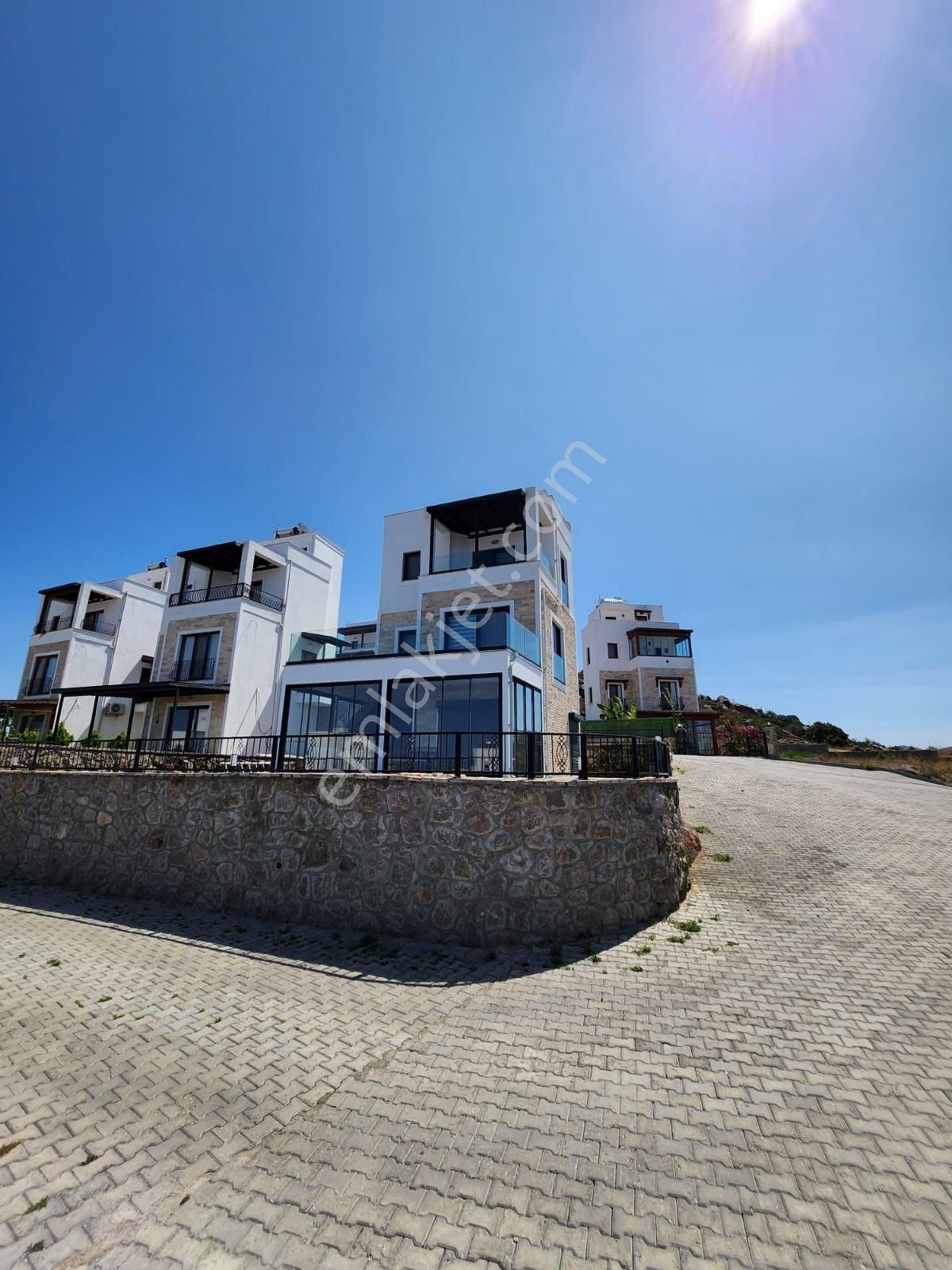 Bodrum Gündoğan Kızılburun Satılık Manzaralı Site İçi Tripleks Villa - Görsel 6
