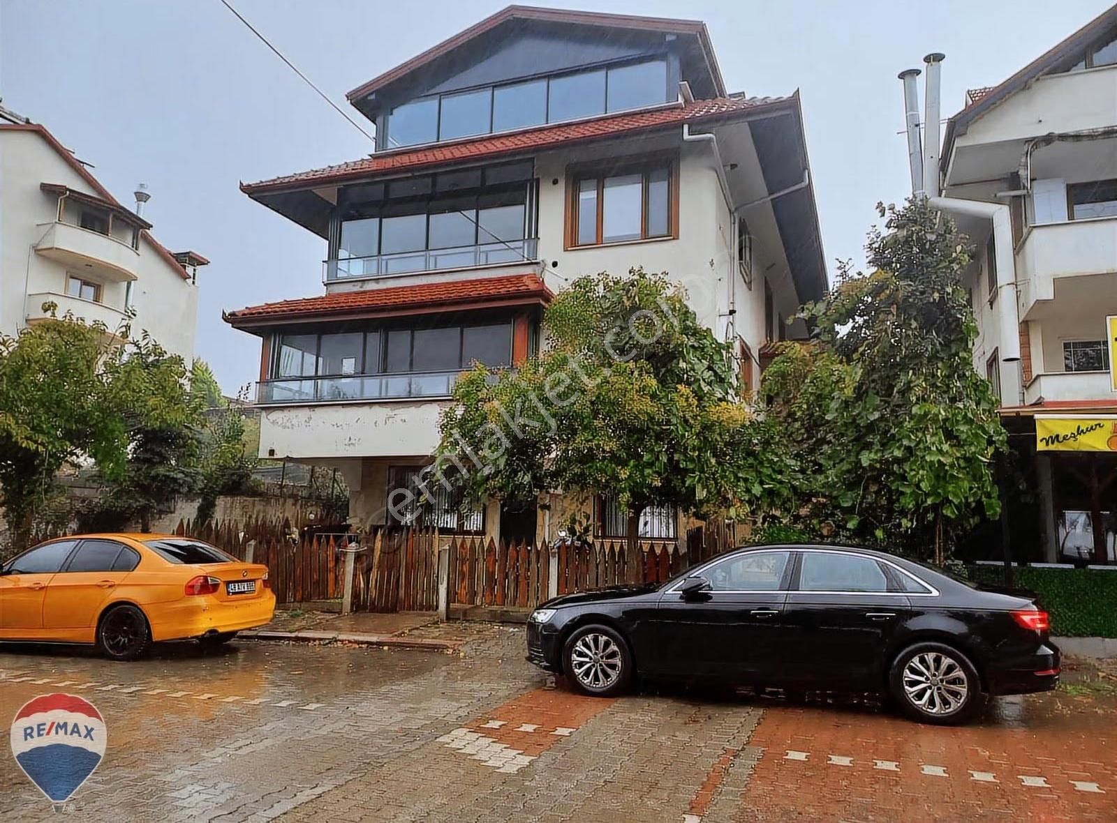 Remax Mavi-cebeci Sahilesıfır 723m²arsada 4katlı Ultralüksyazlık - Görsel 23