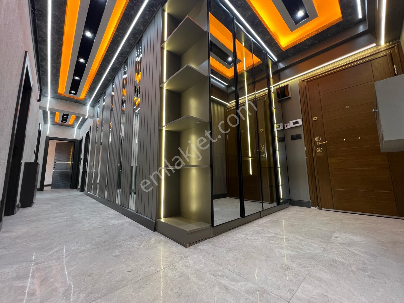 Etlik'te Site İçerisinde Lüks Yapılı Teras Balkonlu 3+1 - Görsel 24