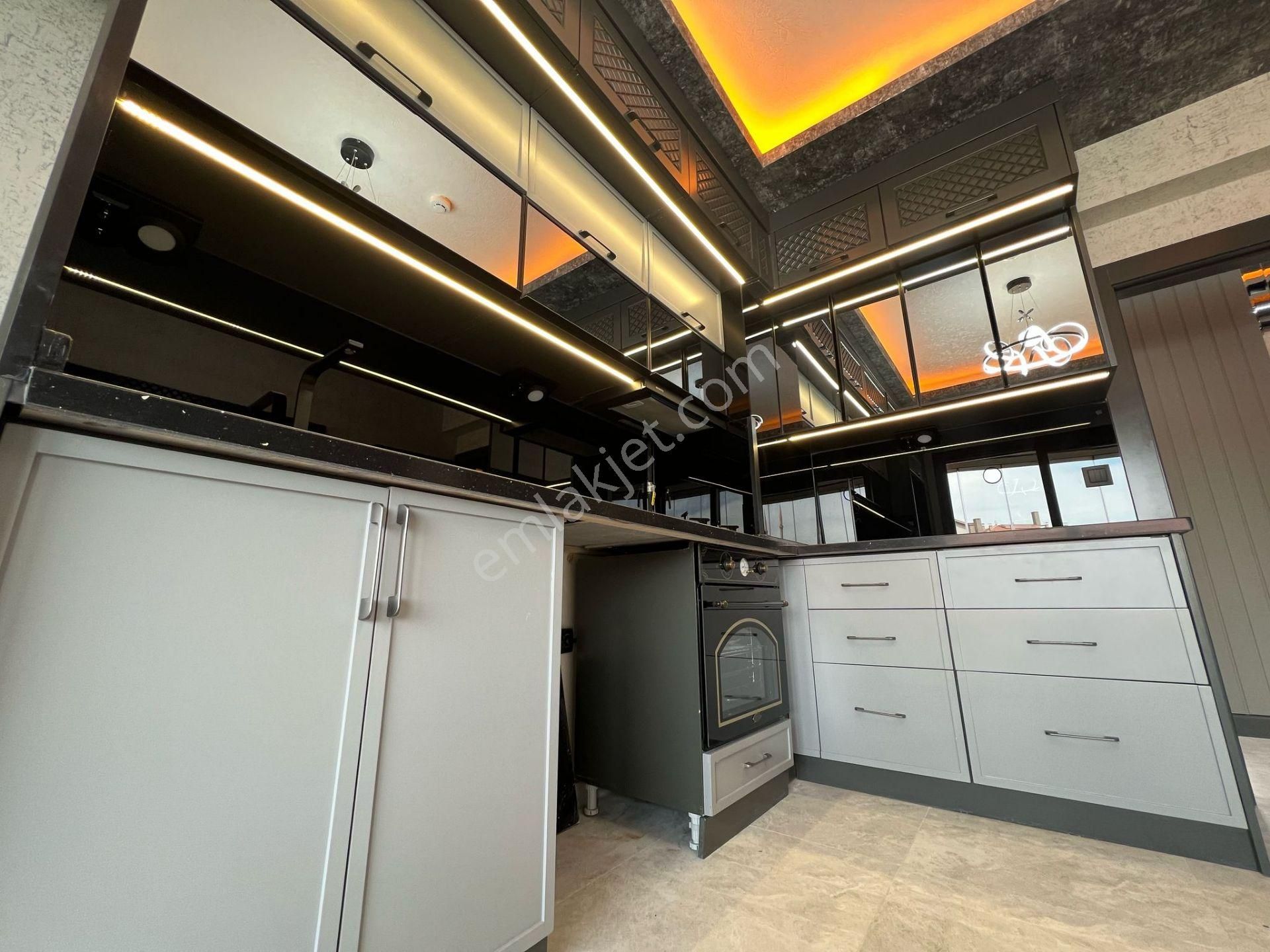 Etlik'te Site İçerisinde Lüks Yapılı Teras Balkonlu 3+1 - Görsel 4