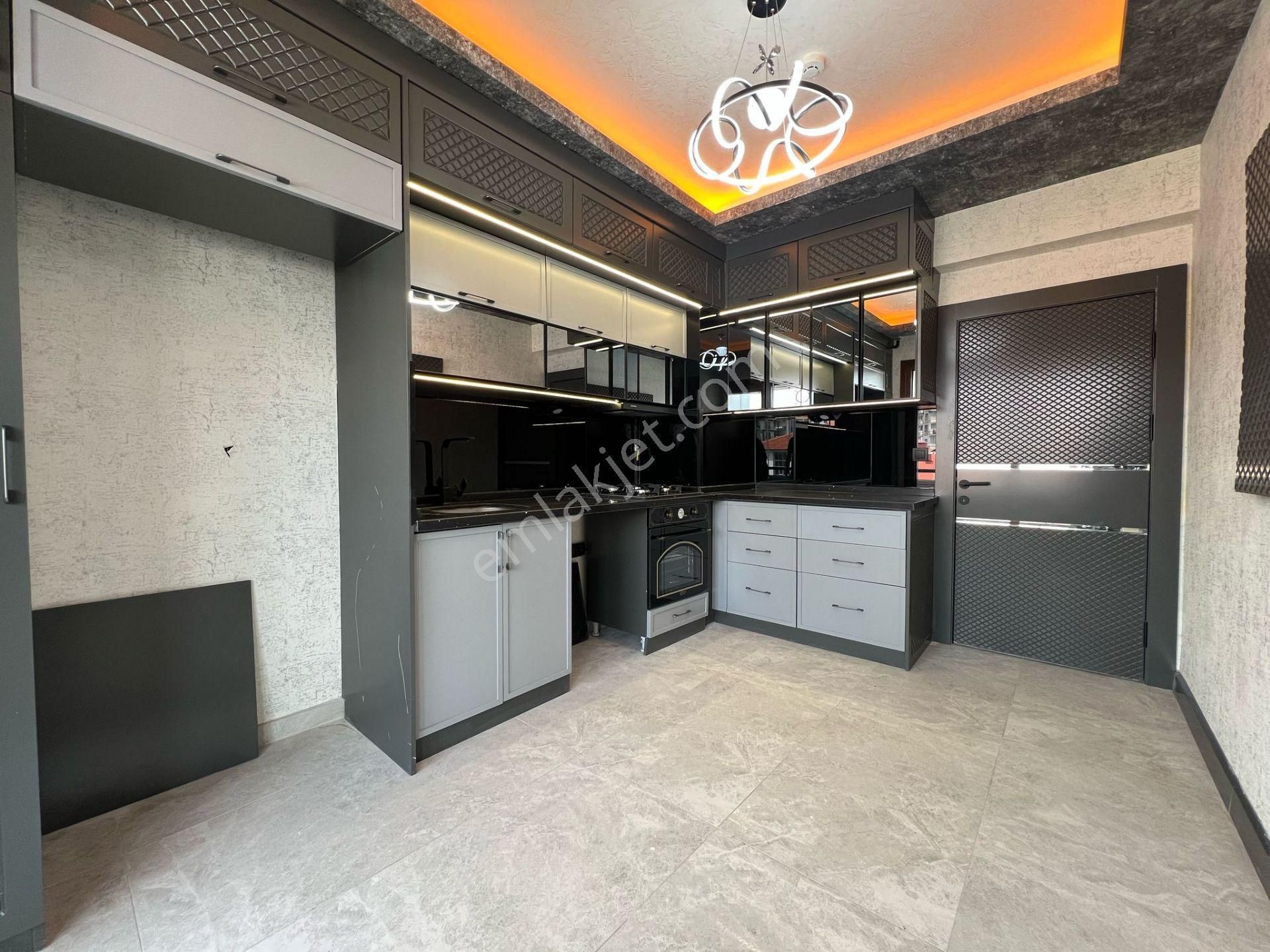 Etlik'te Site İçerisinde Lüks Yapılı Teras Balkonlu 3+1 - Görsel 6