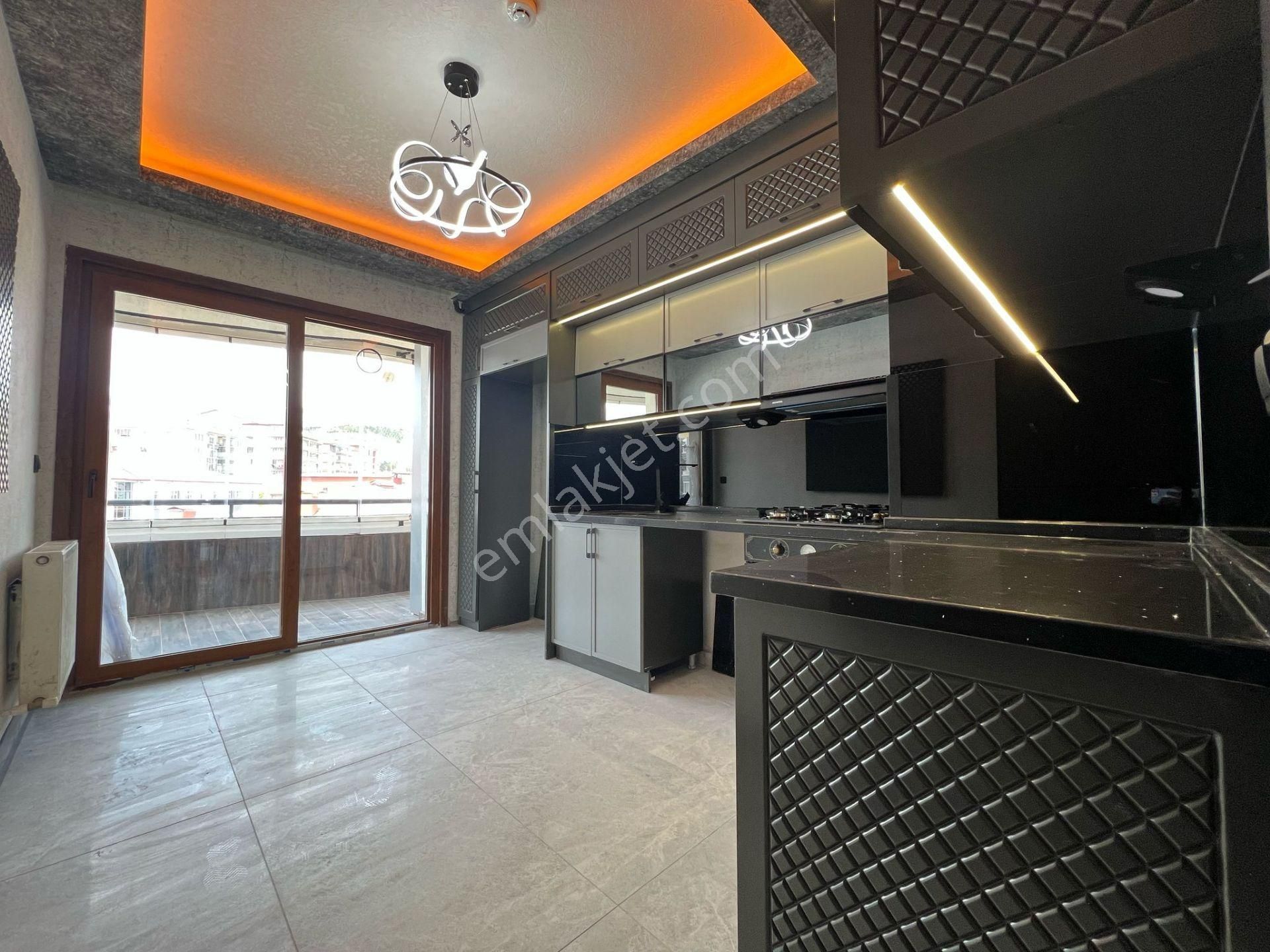 Etlik'te Site İçerisinde Lüks Yapılı Teras Balkonlu 3+1 - Görsel 7