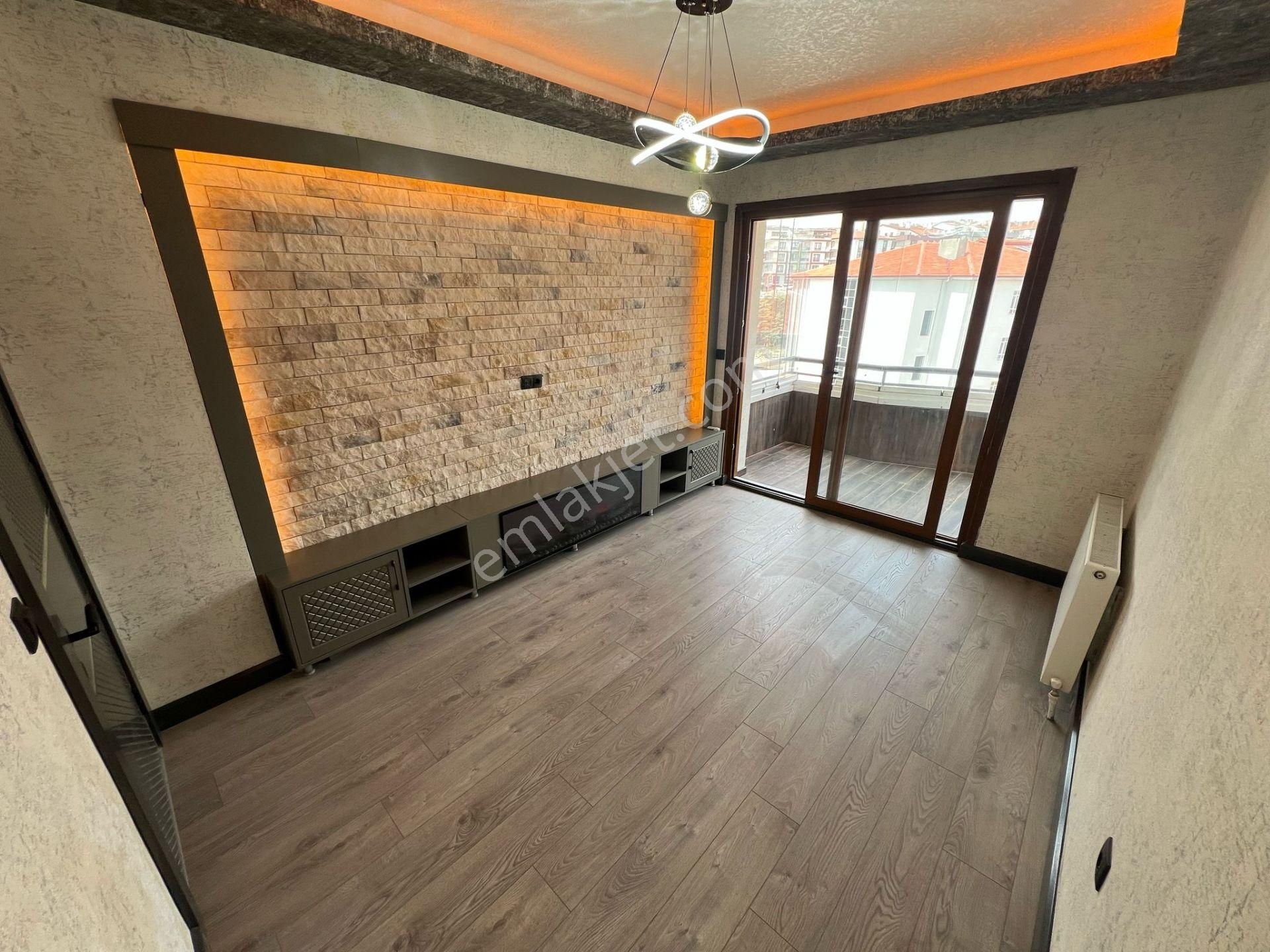 Etlik'te Site İçerisinde Lüks Yapılı Teras Balkonlu 3+1 - Görsel 15