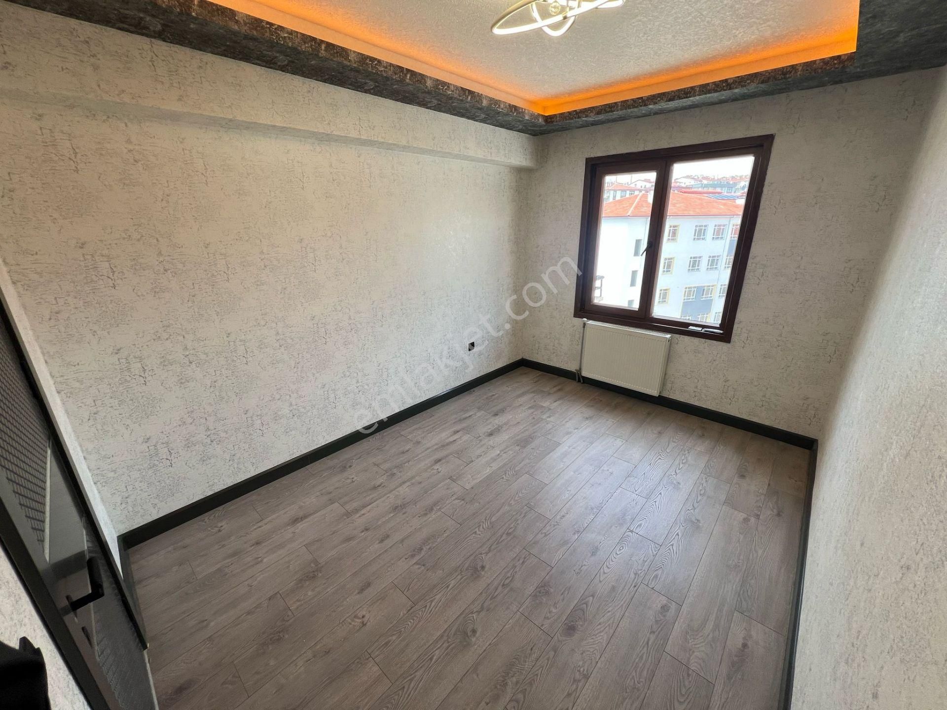 Etlik'te Site İçerisinde Lüks Yapılı Teras Balkonlu 3+1 - Görsel 18