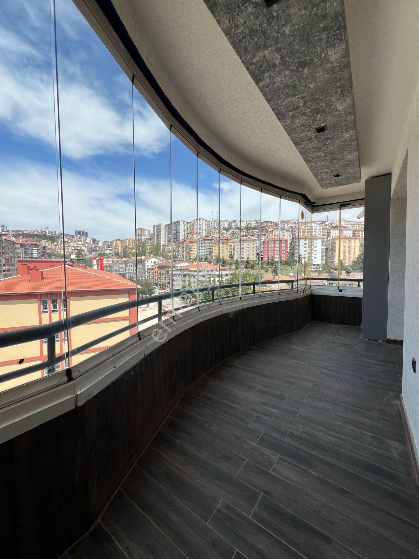 Etlik'te Site İçerisinde Lüks Yapılı Teras Balkonlu 3+1 - Görsel 34