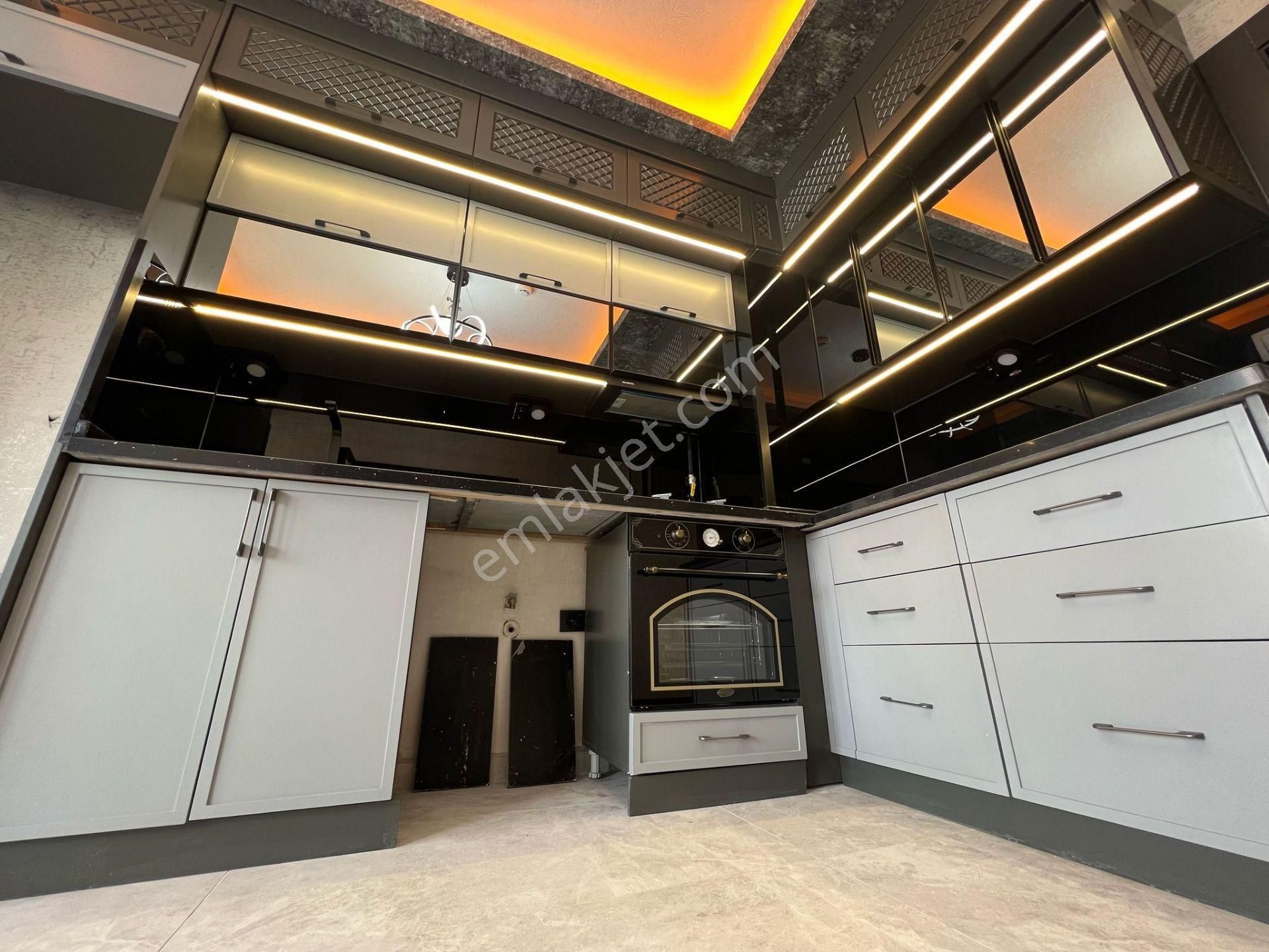 Etlik'te Site İçerisinde Lüks Yapılı Teras Balkonlu 3+1 - Görsel 5