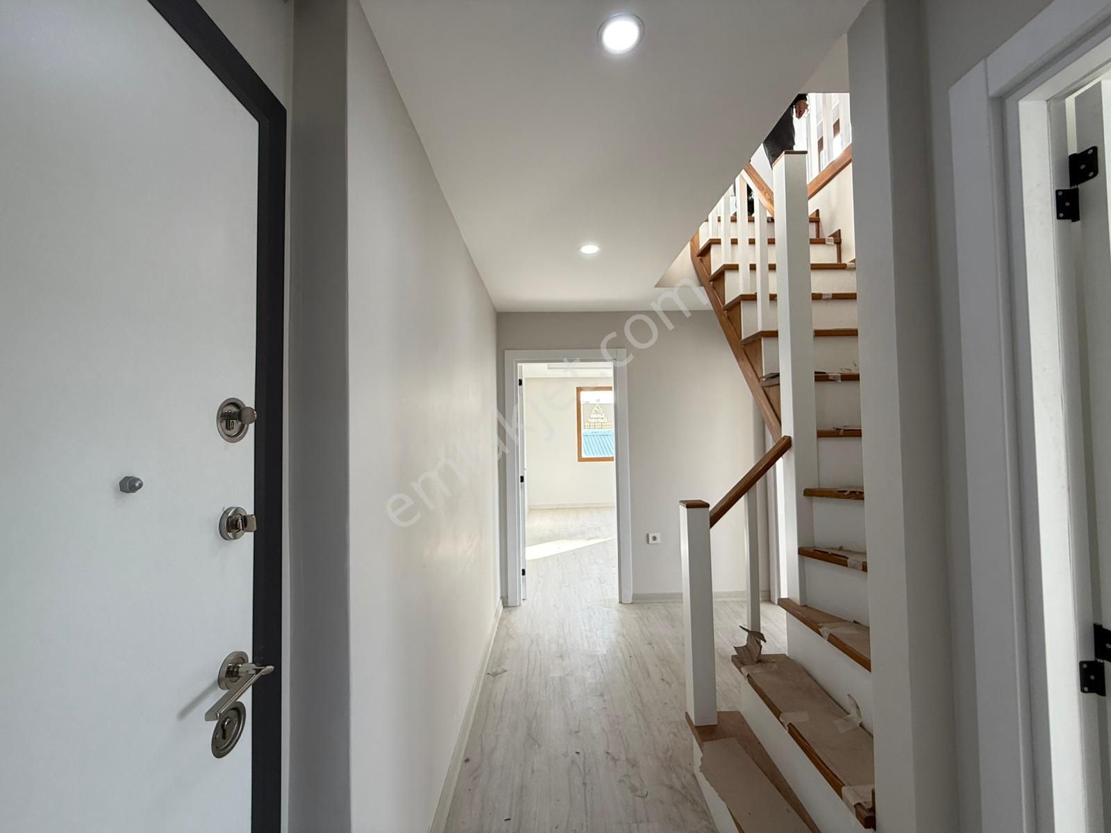 Satılık 3+1 Çatı Dubleks 120 M2 Sultanbeyli Mimar Sinanda - Görsel 2