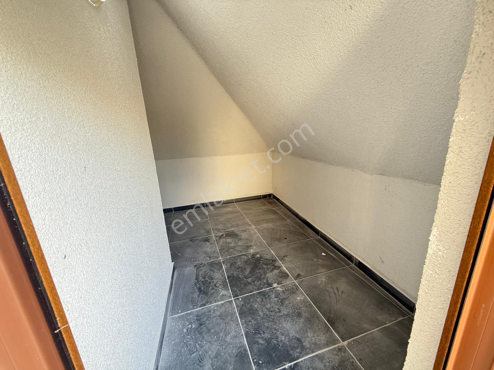 Satılık 3+1 Çatı Dubleks 120 M2 Sultanbeyli Mimar Sinanda - Görsel 19