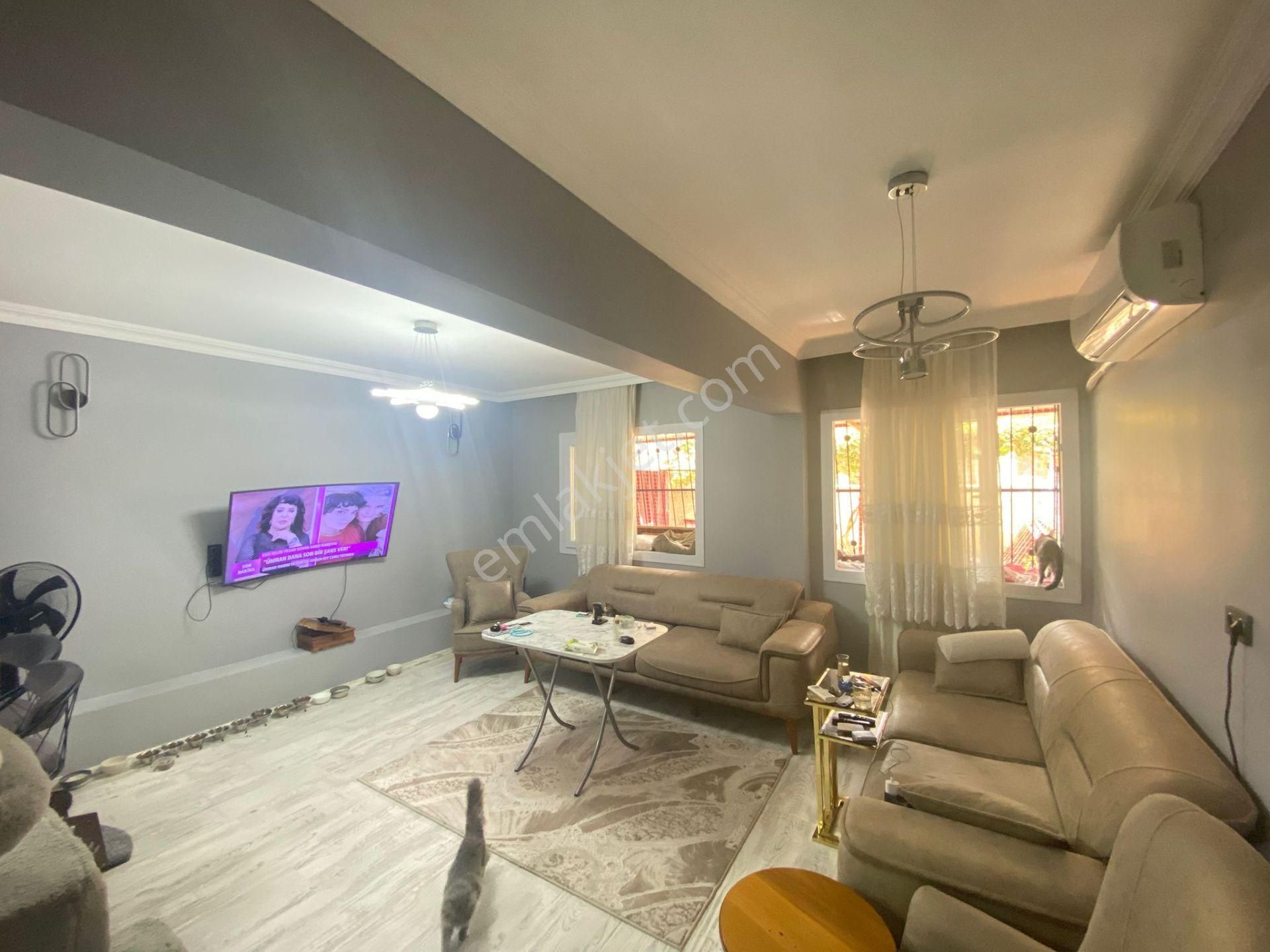 İz'den Şehir Merkezinde İnanılmaz Fırsat. 100 M Bahçeli Ev.