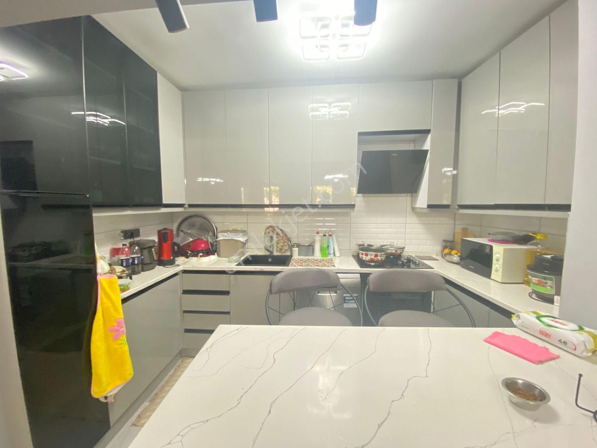 İz'den Şehir Merkezinde İnanılmaz Fırsat. 100 M Bahçeli Ev. - Görsel 3