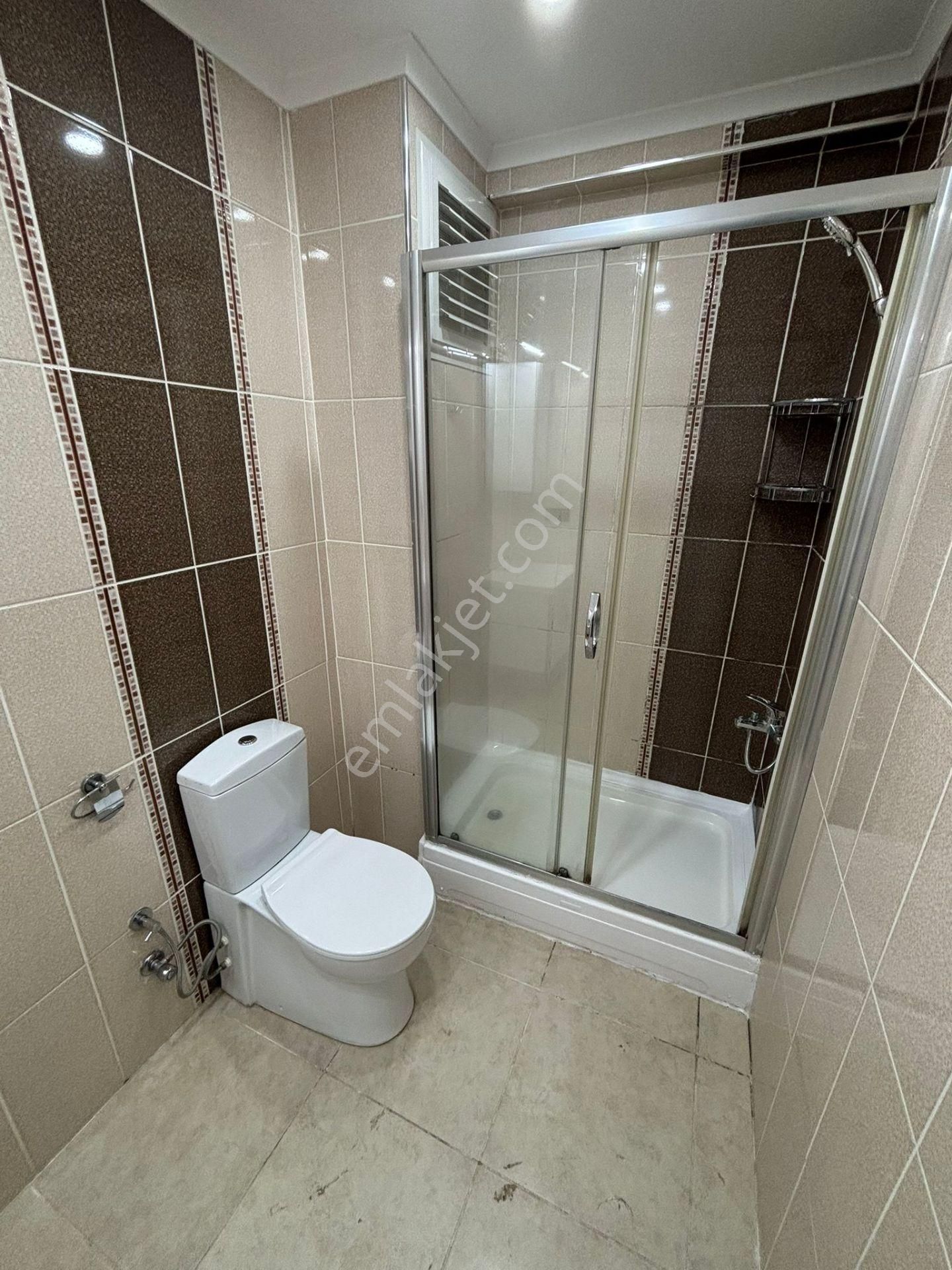 Küçükyalıda Metroya Yakın 10 Yıllık Binada Balkonlu 2+1 - Görsel 13