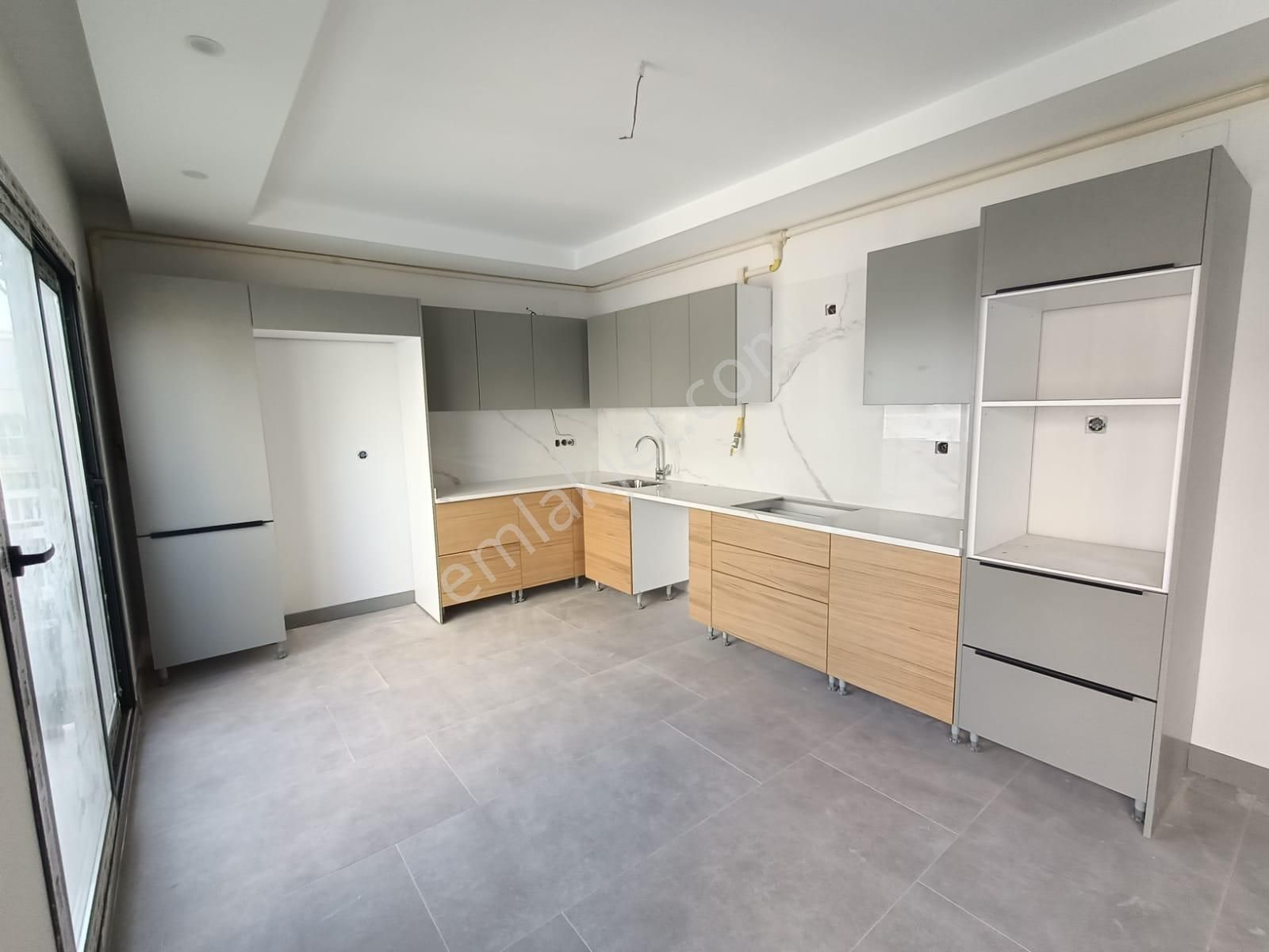 İz'den Bulvar Üzeri Sıfır Ful Cephe Açık Bölgesinde Tek - Görsel 9