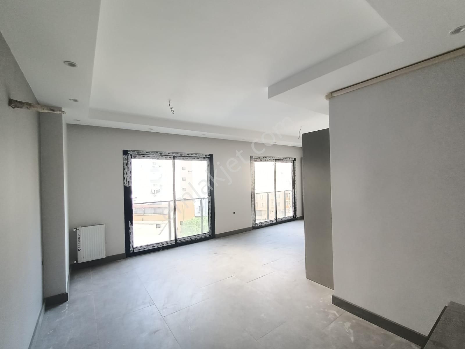 İz'den Bulvar Üzeri Sıfır Ful Cephe Açık Bölgesinde Tek - Görsel 3