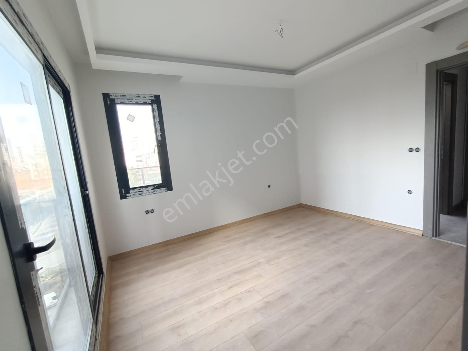 İz'den Bulvar Üzeri Sıfır Ful Cephe Açık Bölgesinde Tek - Görsel 25